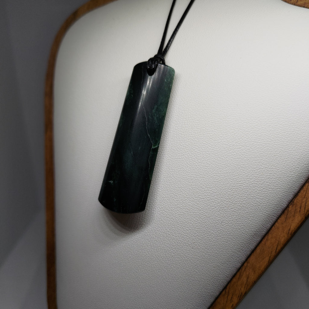 Pounamu Toki – Hand-Carved New Zealand Greenstone Adze 0088