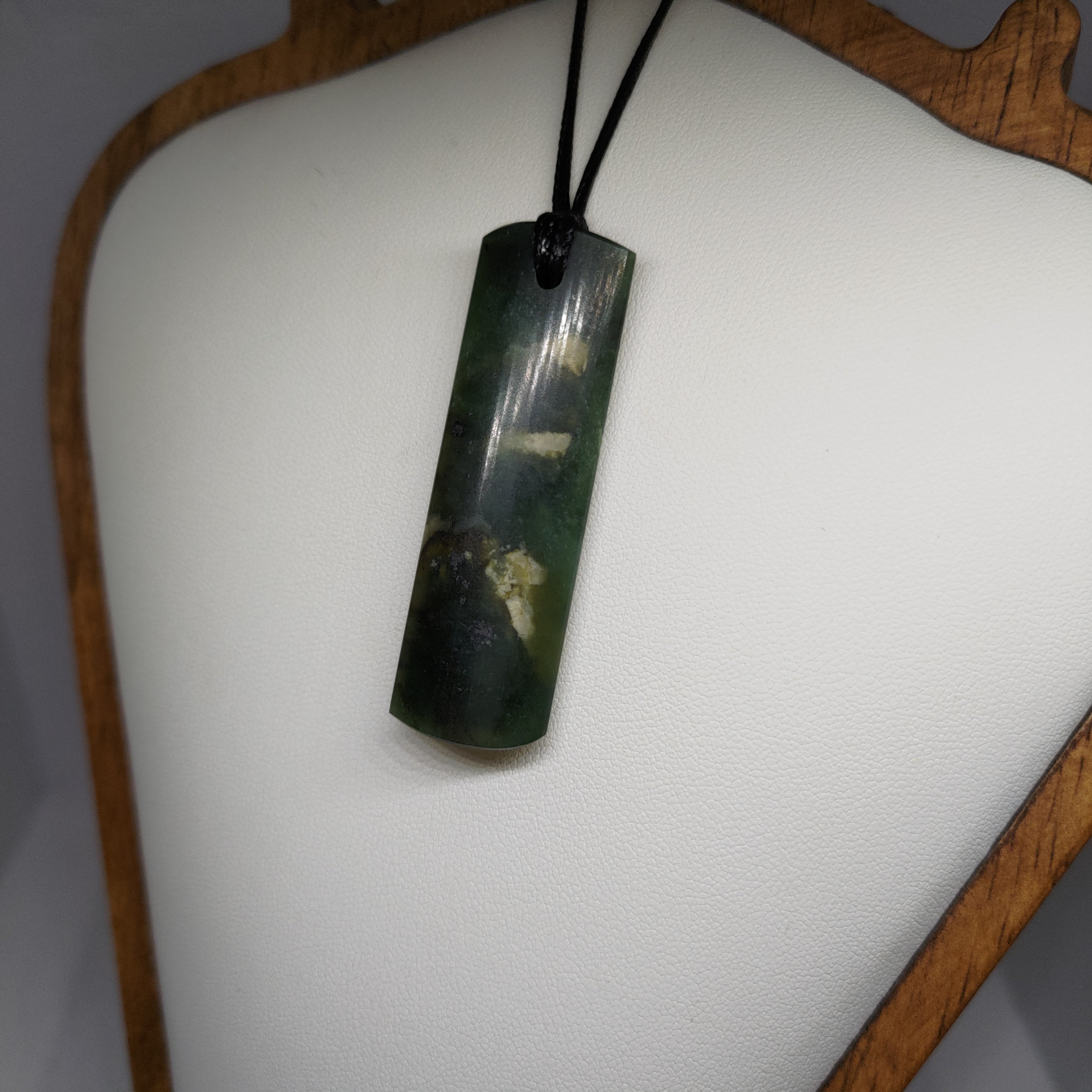Pounamu Toki – Hand-Carved New Zealand Greenstone Adze 0099