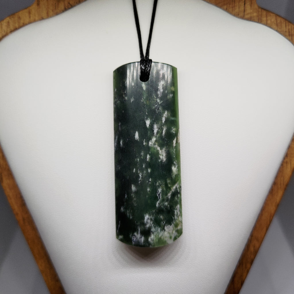 Pounamu Toki – Hand-Carved New Zealand Greenstone Adze 0091