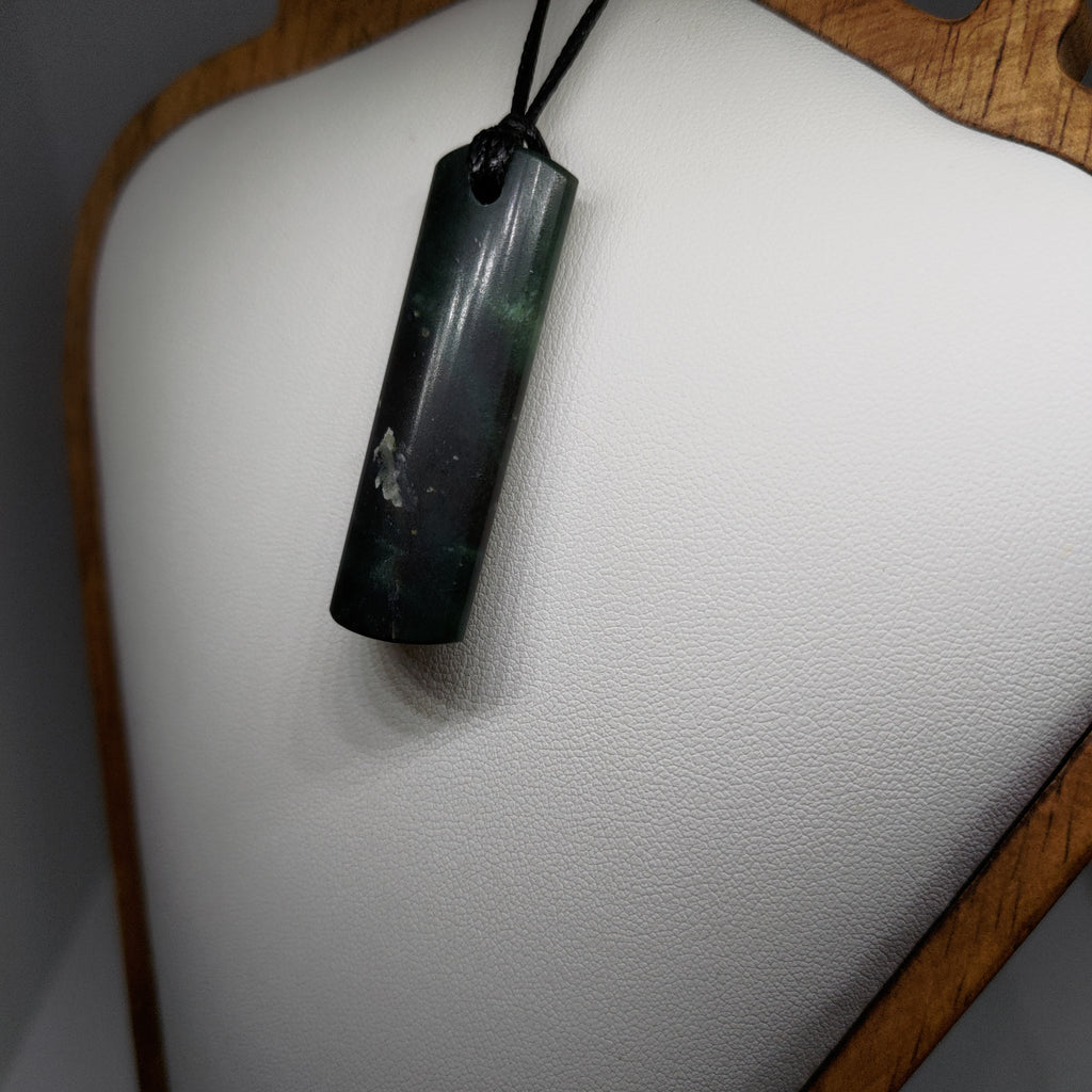 Pounamu Toki – Hand-Carved New Zealand Greenstone Adze 0092