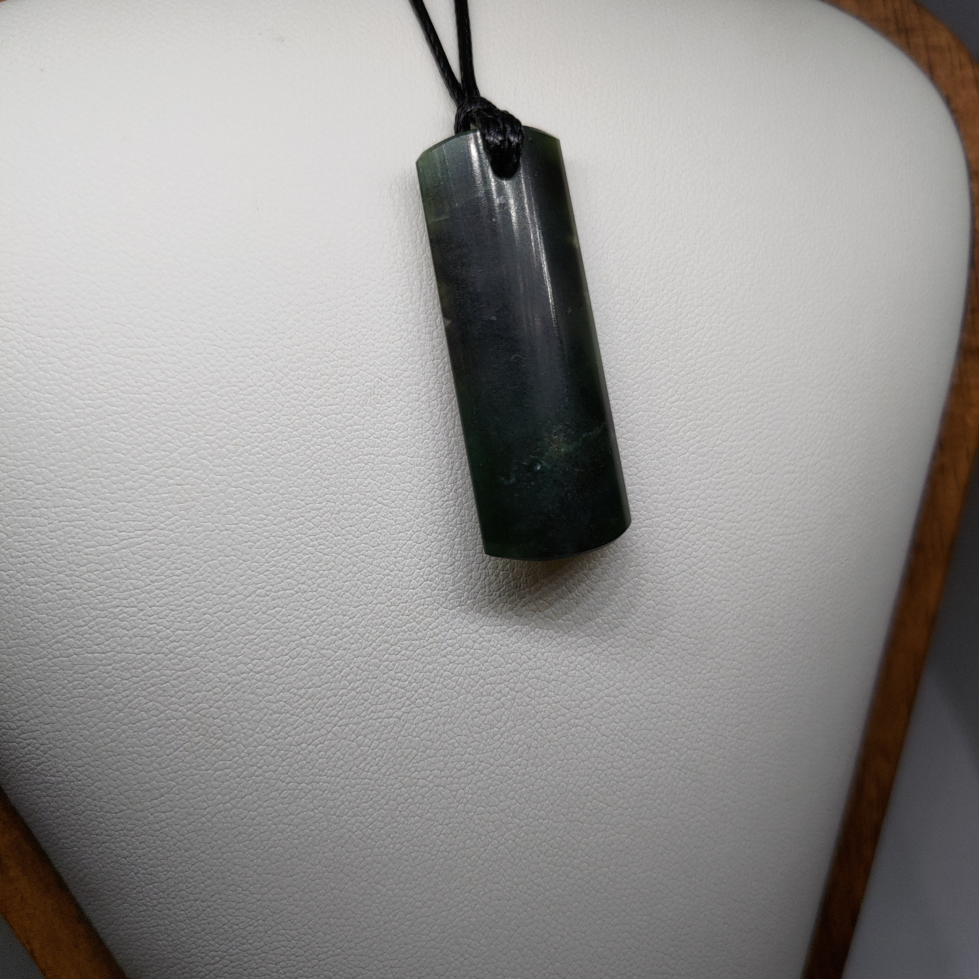 Pounamu Toki – Hand-Carved New Zealand Greenstone Adze 0093