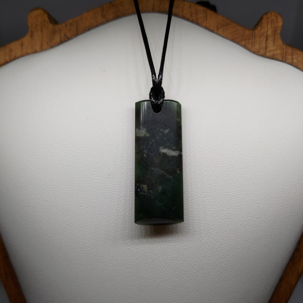 Pounamu Toki – Hand-Carved New Zealand Greenstone Adze 0093