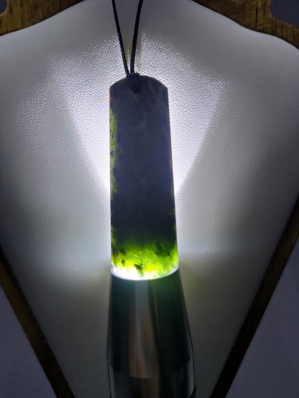 Pounamu Toki – Hand-Carved New Zealand Greenstone Adze 0095