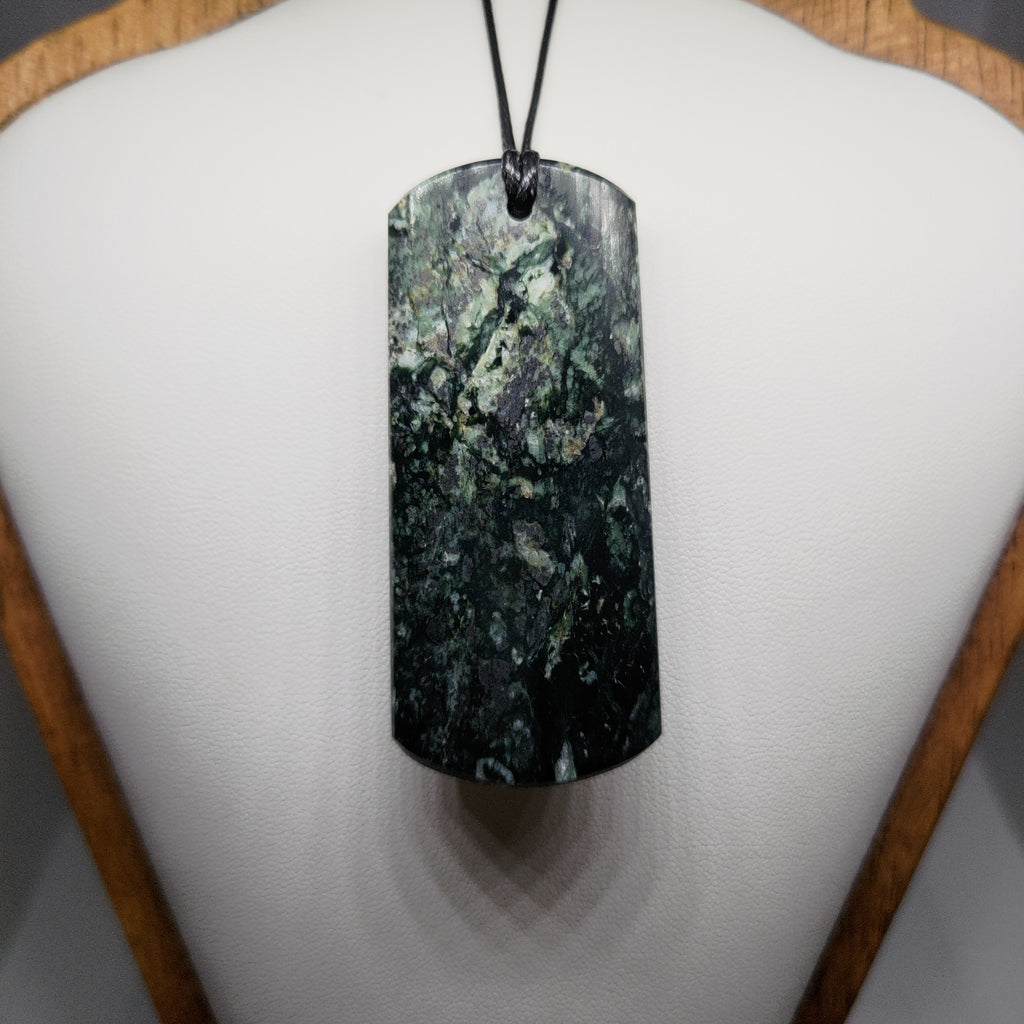 Pounamu Toki – Hand-Carved New Zealand Greenstone Adze 0099