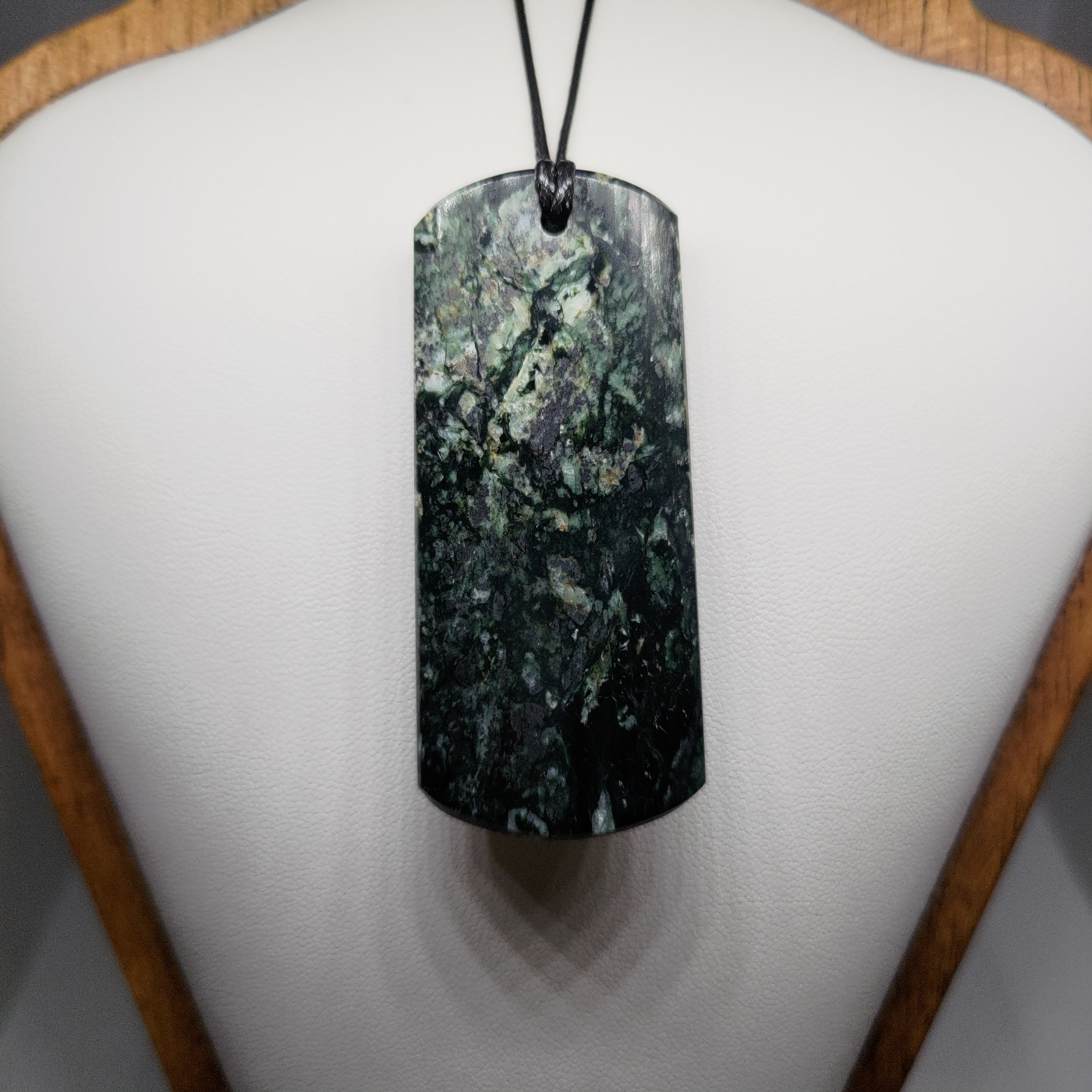 Pounamu Toki – Hand-Carved New Zealand Greenstone Adze 0099