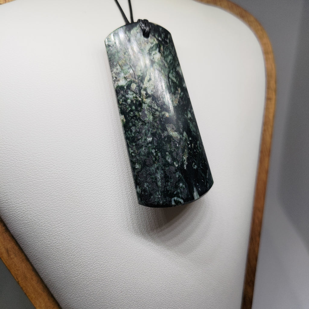 Pounamu Toki – Hand-Carved New Zealand Greenstone Adze 0099