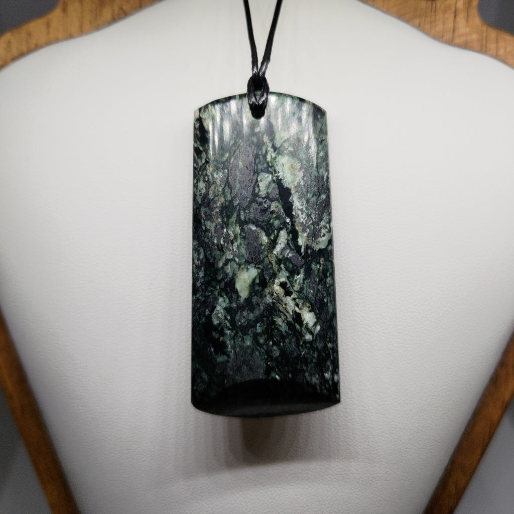 Pounamu Toki – Hand-Carved New Zealand Greenstone Adze 0099