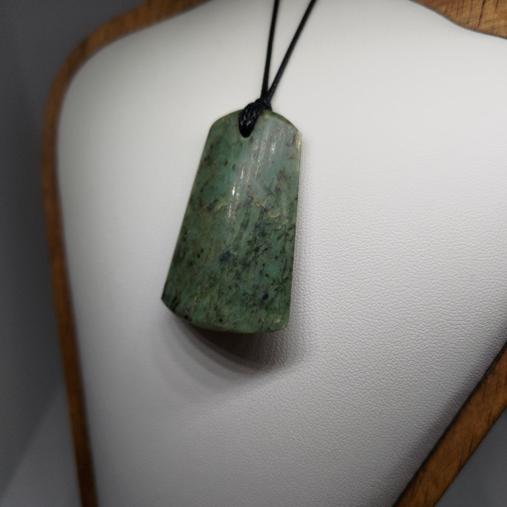 Pounamu Toki – Hand-Carved New Zealand Marsden Flower Jade Adze 0005