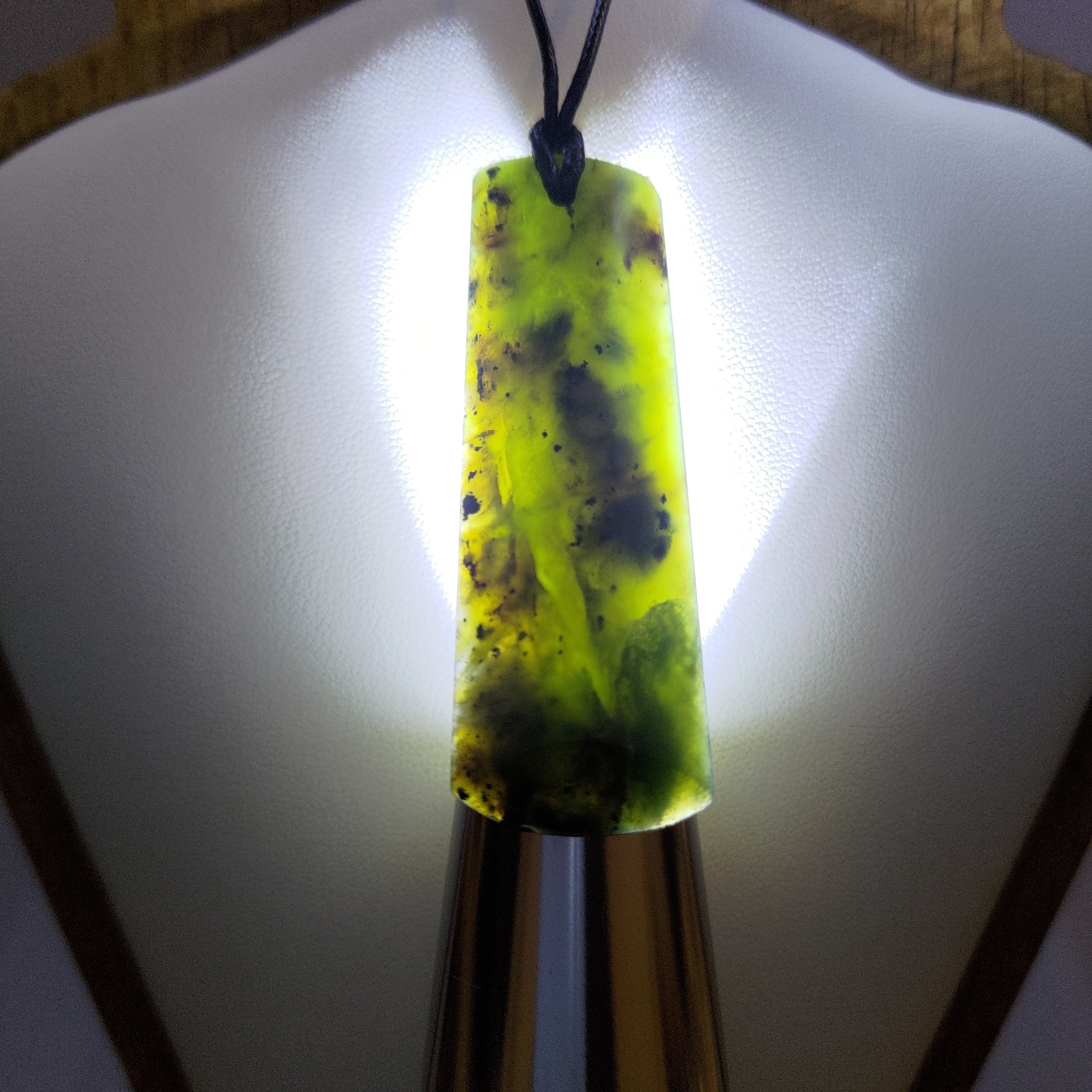 Pounamu Toki – Hand-Carved New Zealand Greenstone Adze 0103