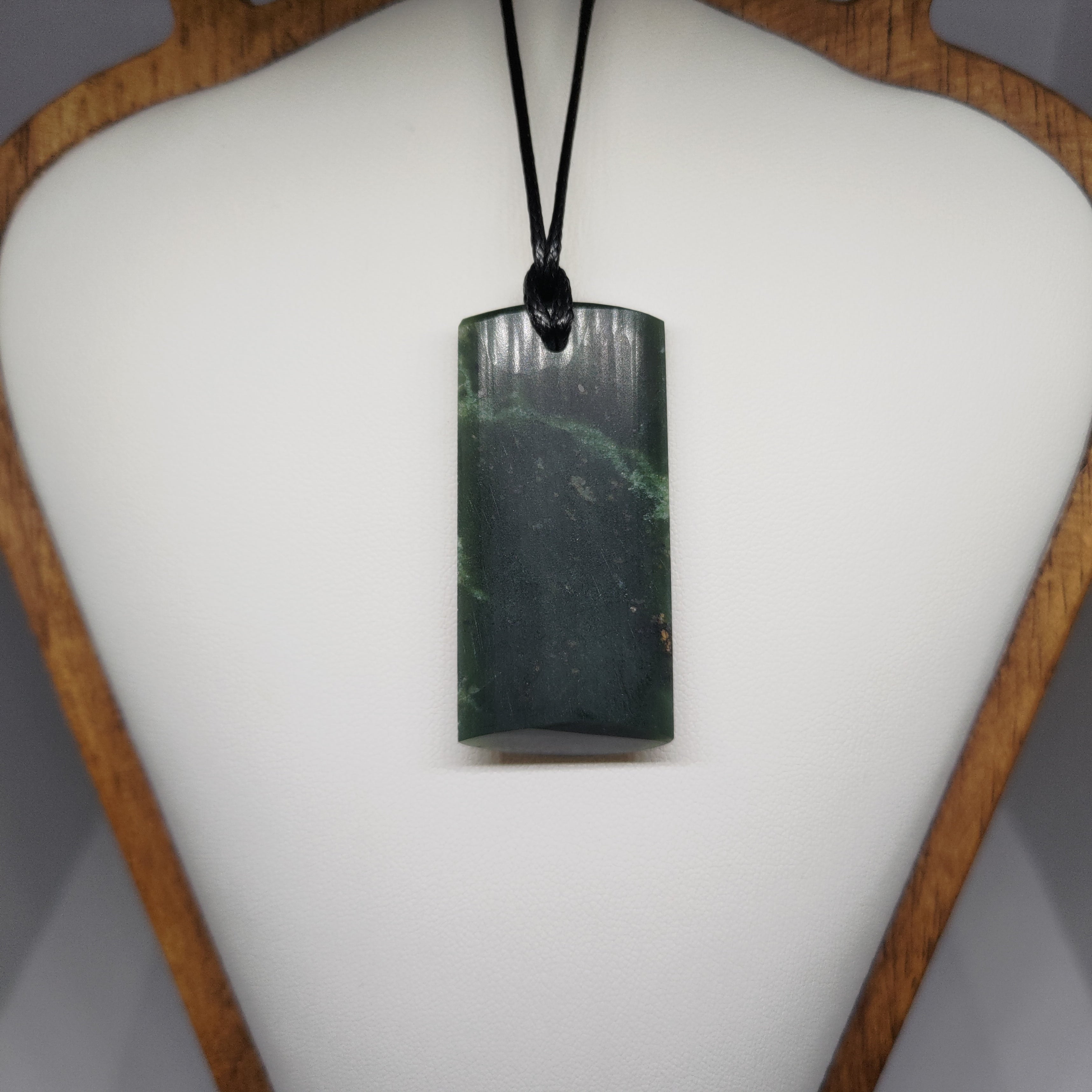 Pounamu Toki – Hand-Carved New Zealand Greenstone Adze 0107