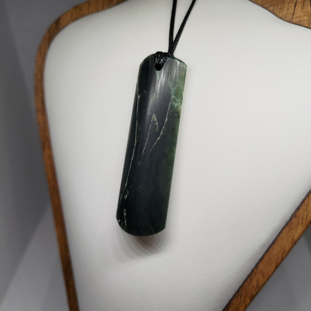 Pounamu Toki – Hand-Carved New Zealand Greenstone Adze 0111