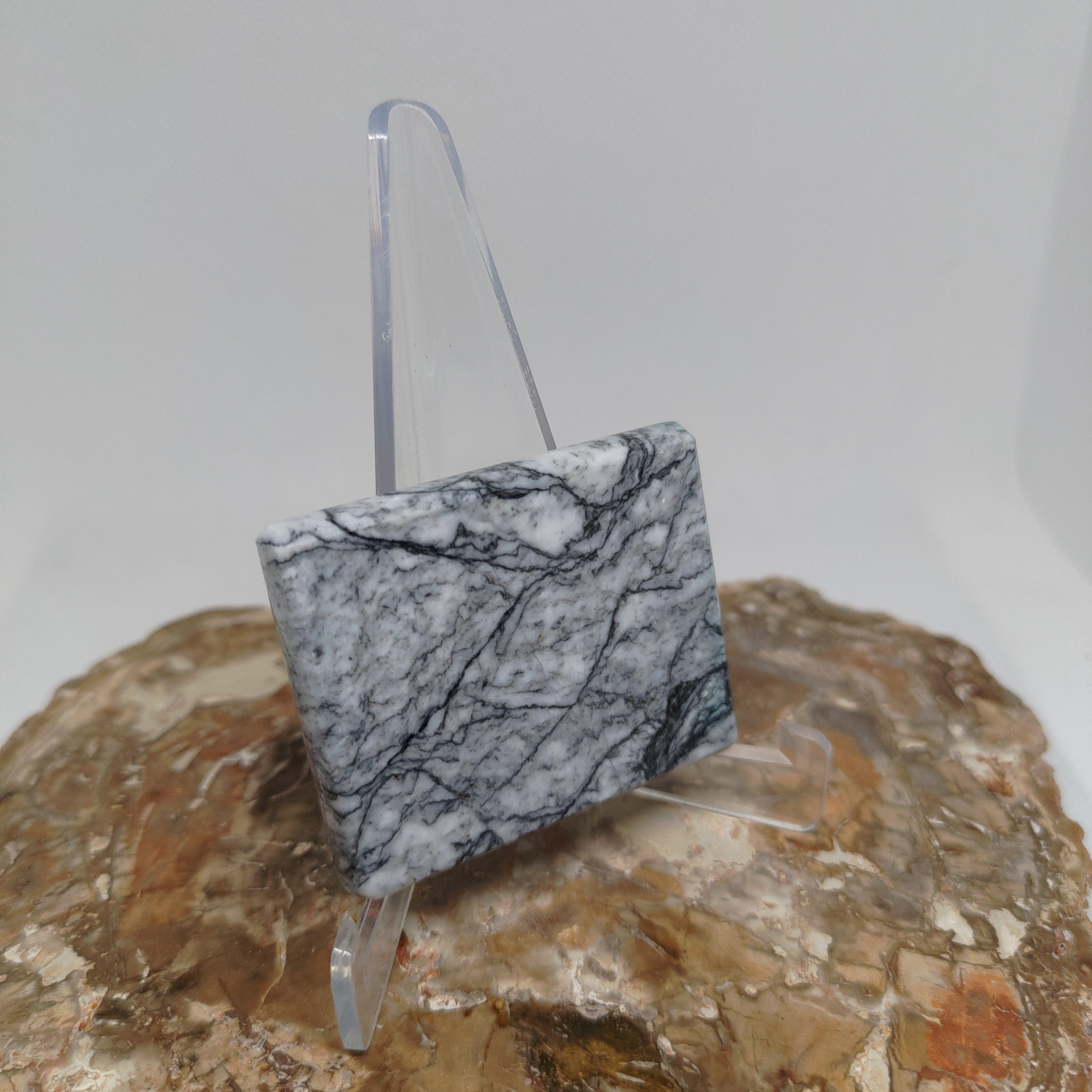 Hand Made New Zealand Howlite Display Slab (Small) Ref: 0115