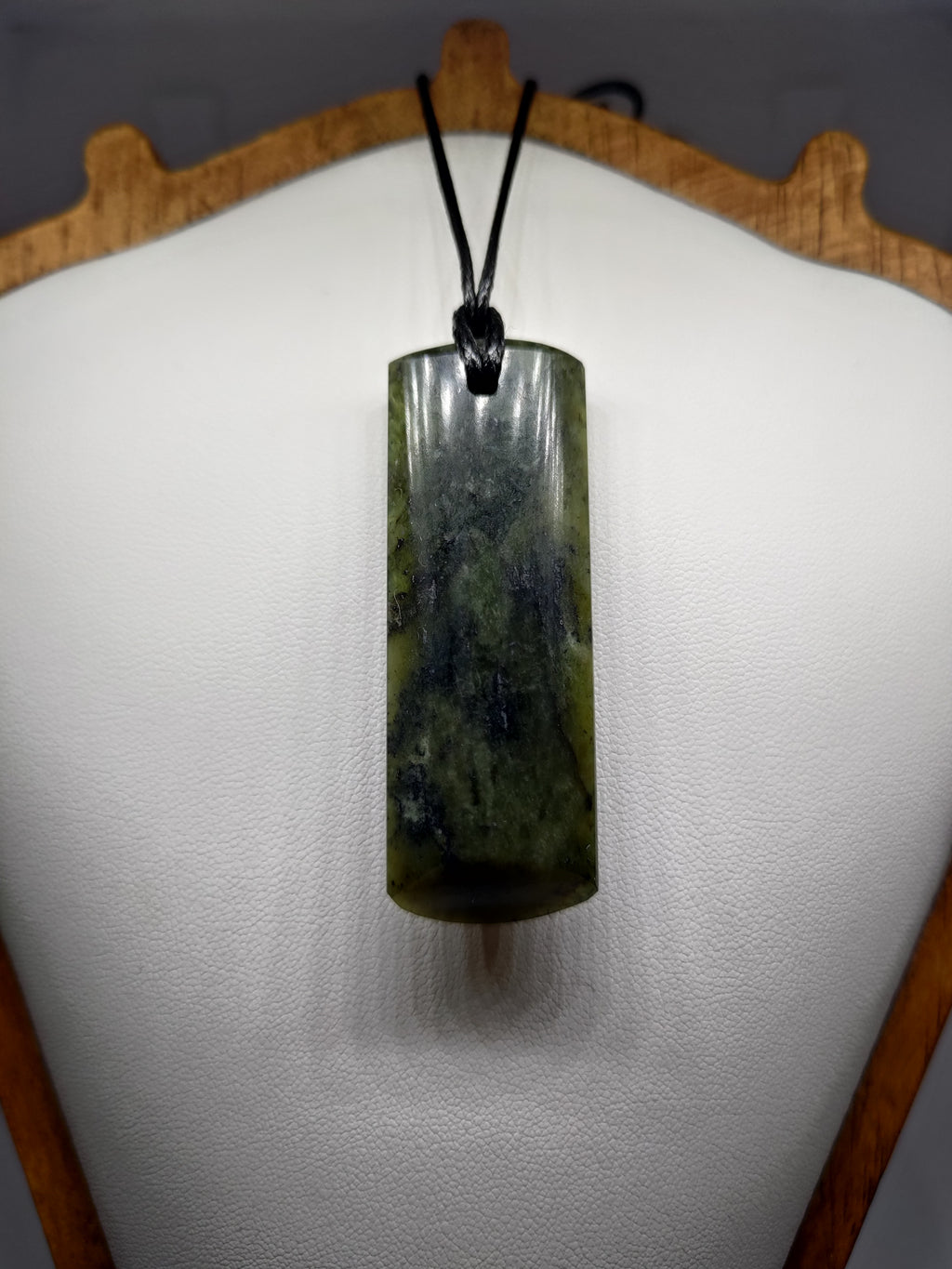Pounamu Toki – Hand-Carved New Zealand Greenstone Adze 0120