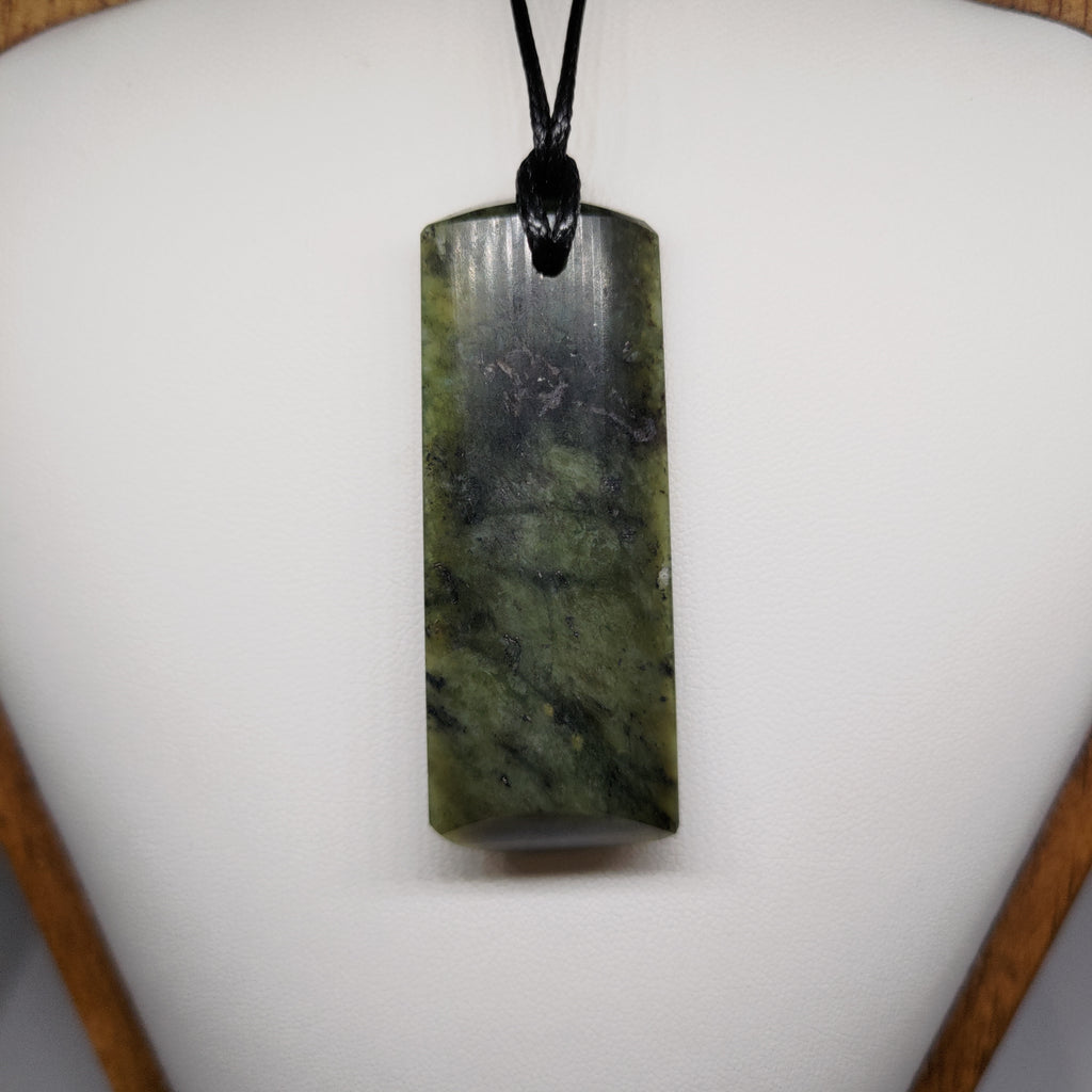 Pounamu Toki – Hand-Carved New Zealand Greenstone Adze 0121