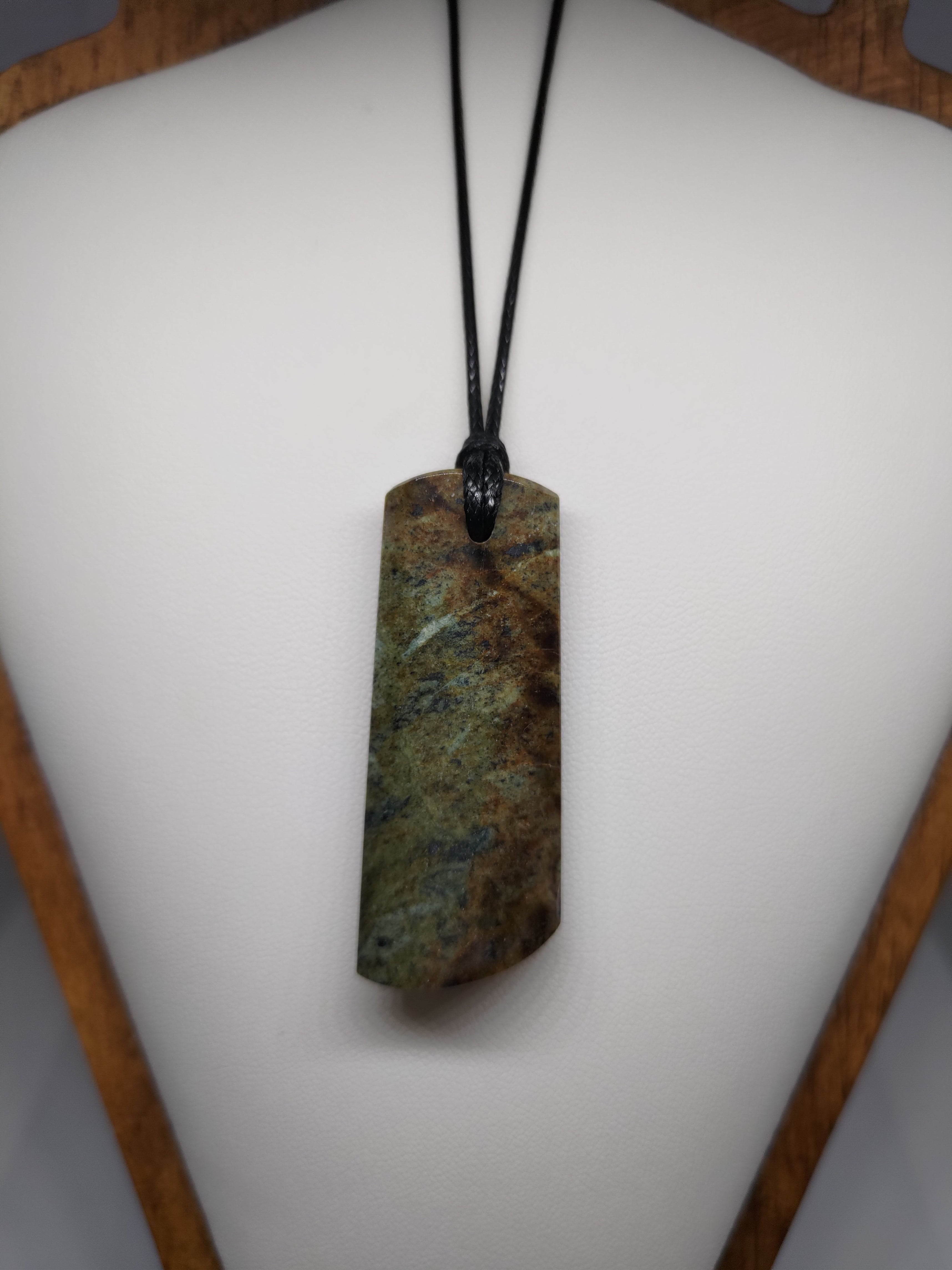 Hand Made New Zealand Obay Stone Pendant Ref: 0124