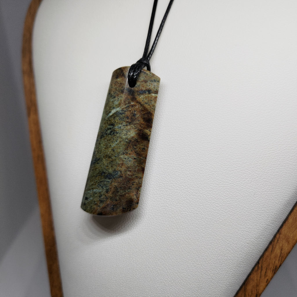 Hand Made New Zealand Obay Stone Pendant Ref: 0124