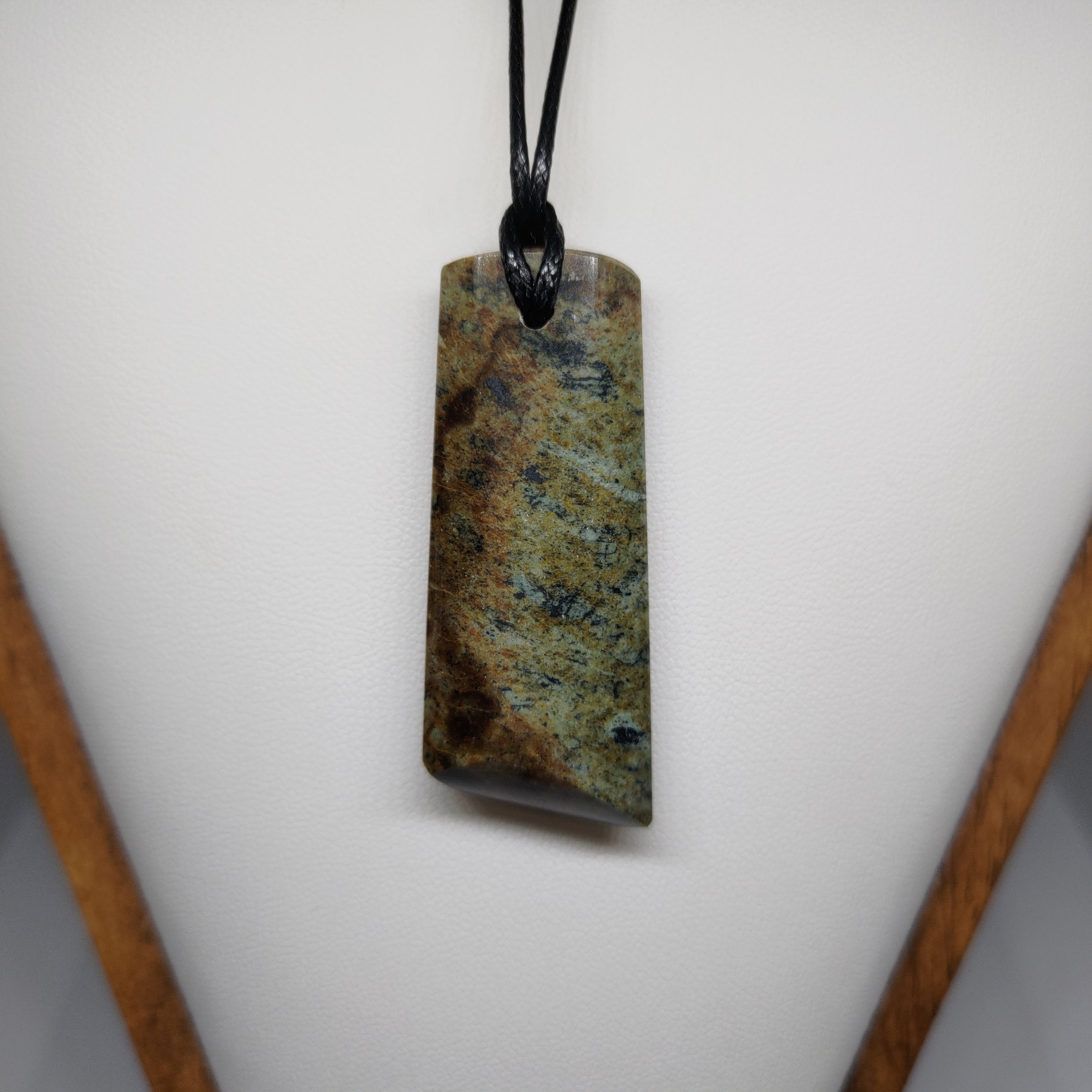 Hand Made New Zealand Obay Stone Pendant Ref: 0124