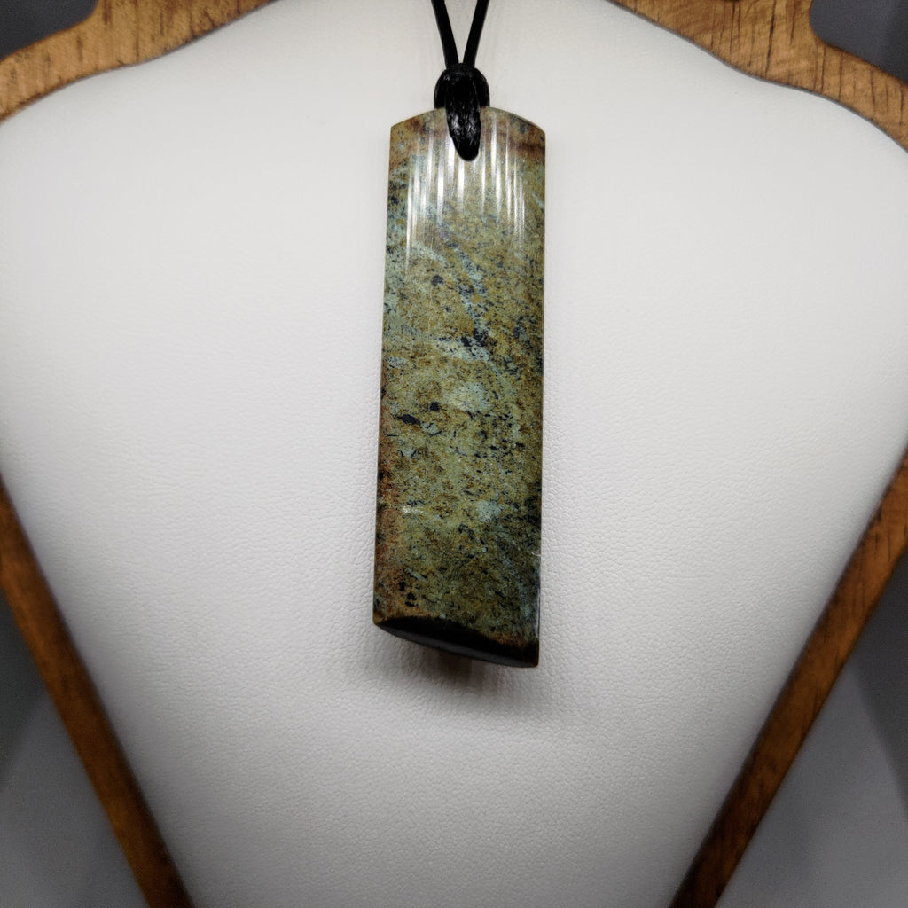 Hand Made New Zealand Obay Stone Pendant Ref: 0126