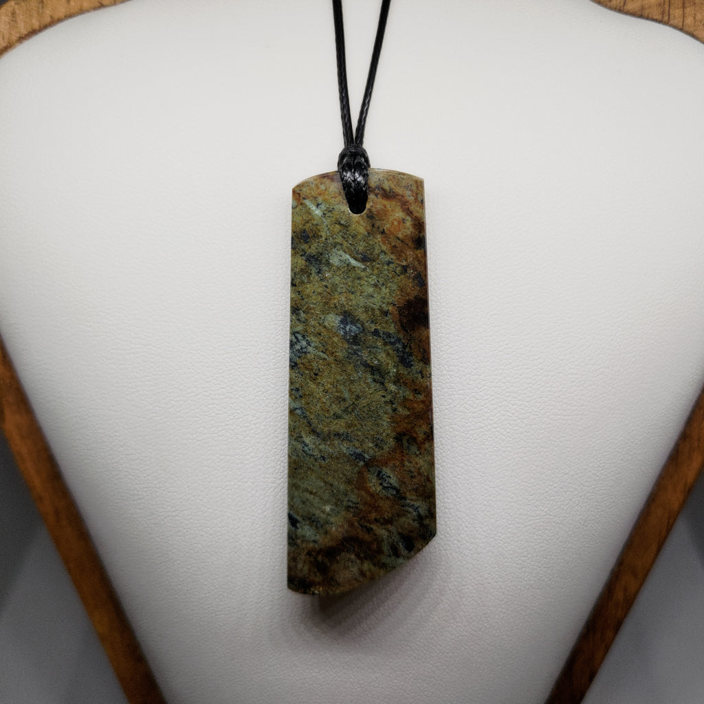 Hand Made New Zealand Obay Stone Pendant Ref: 0127