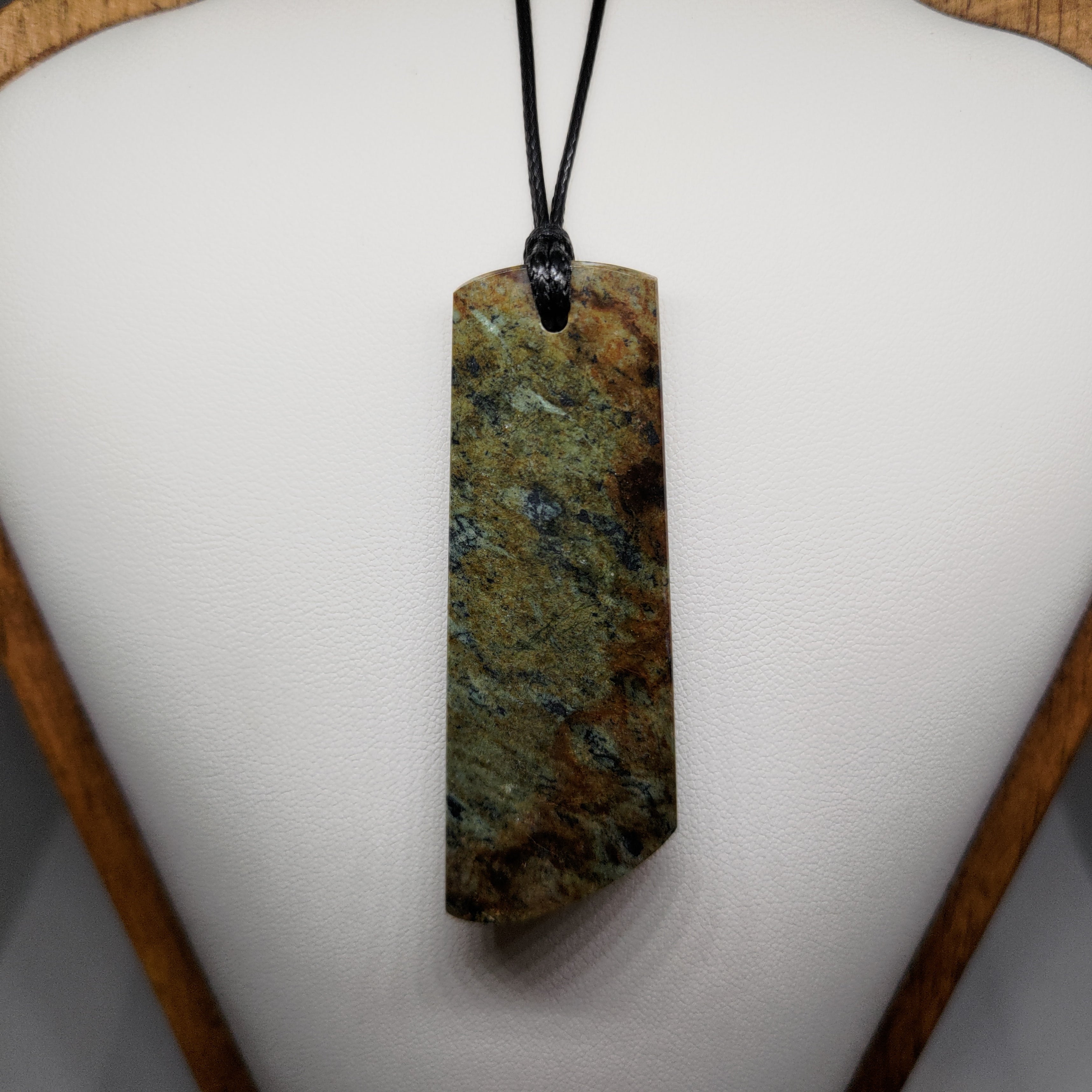 Hand Made New Zealand Obay Stone Pendant Ref: 0127