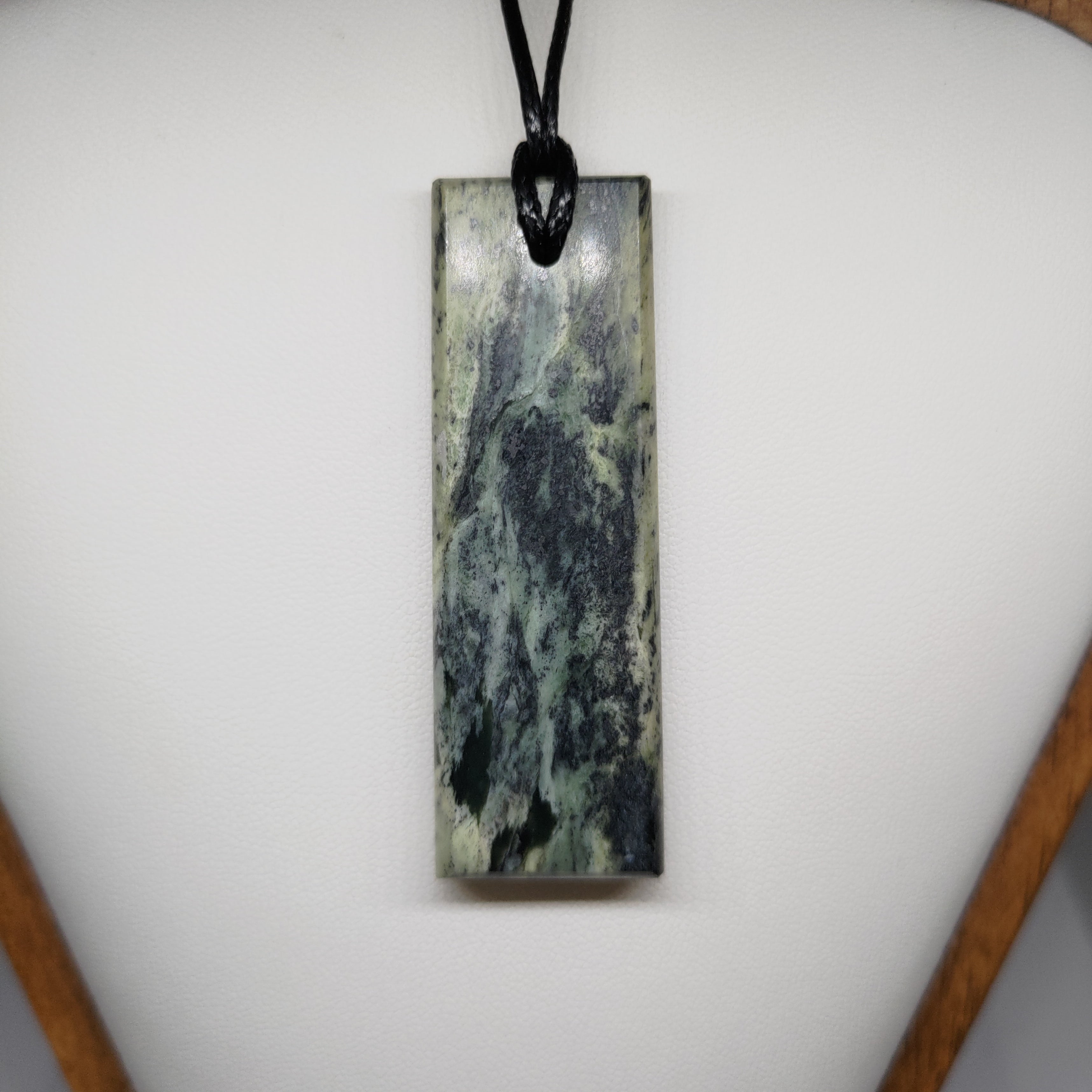 Pounamu Toki – Hand-Carved New Zealand Greenstone Adze 0129