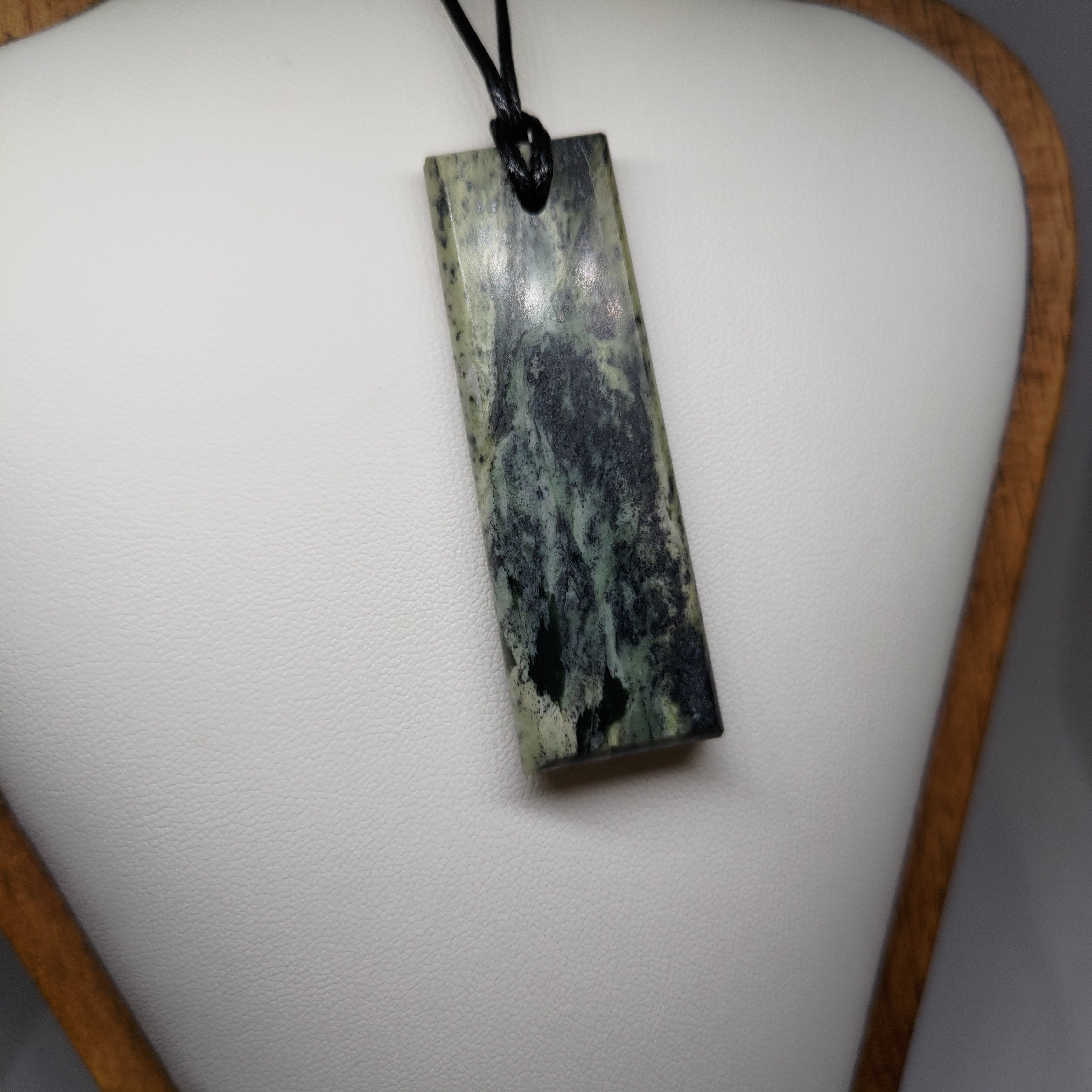 Pounamu Toki – Hand-Carved New Zealand Greenstone Adze 0129