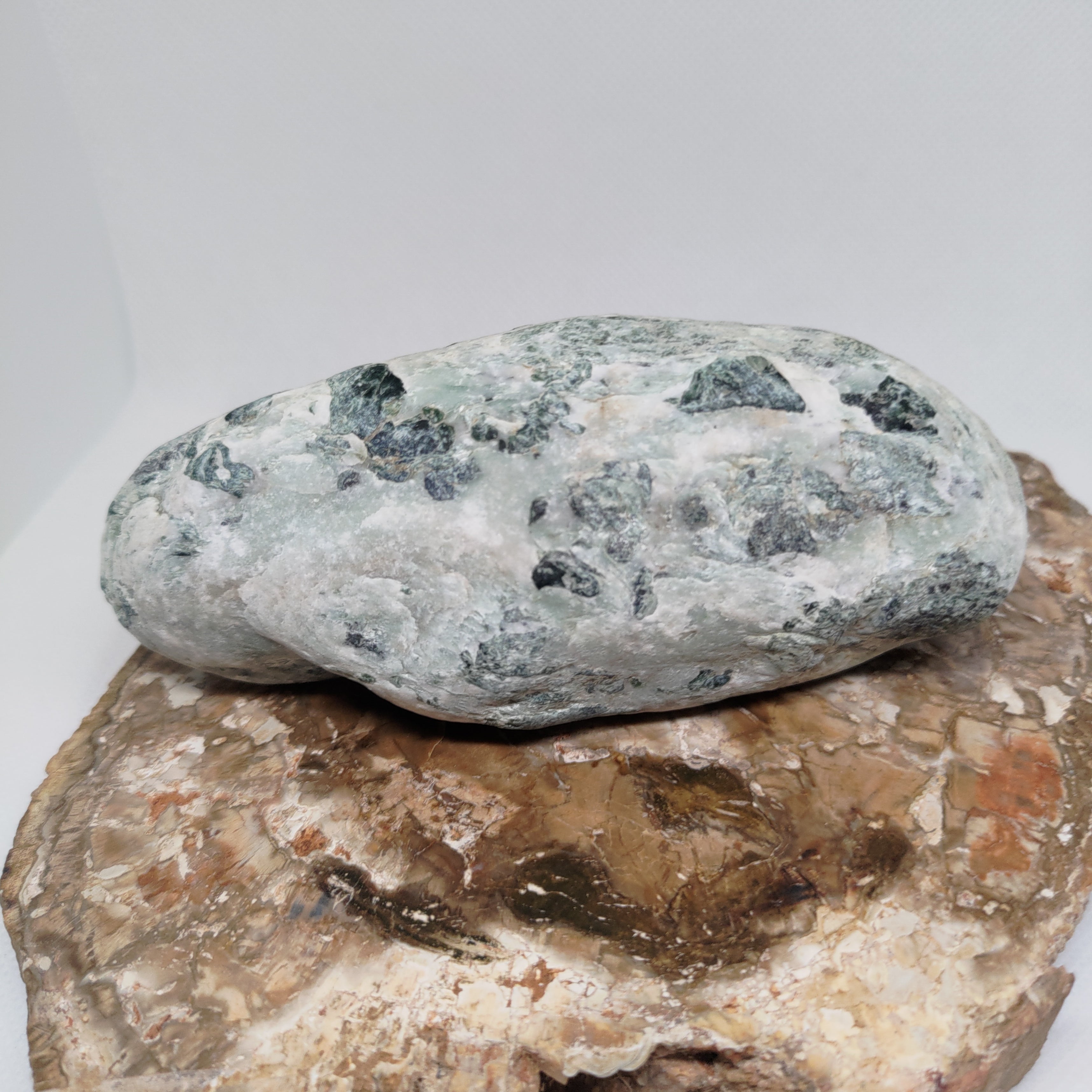 New Zealand Pounamu Specimen Ref: 0152