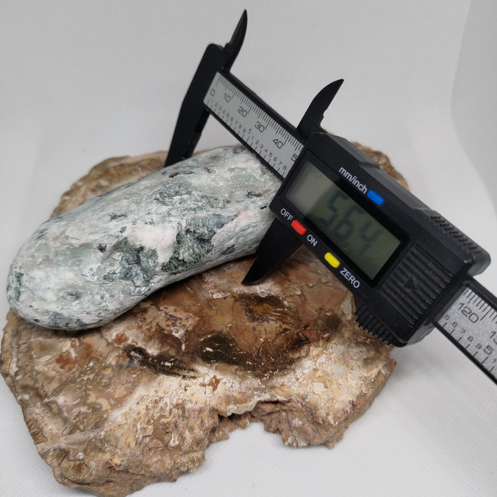 New Zealand Pounamu Specimen Ref: 0152