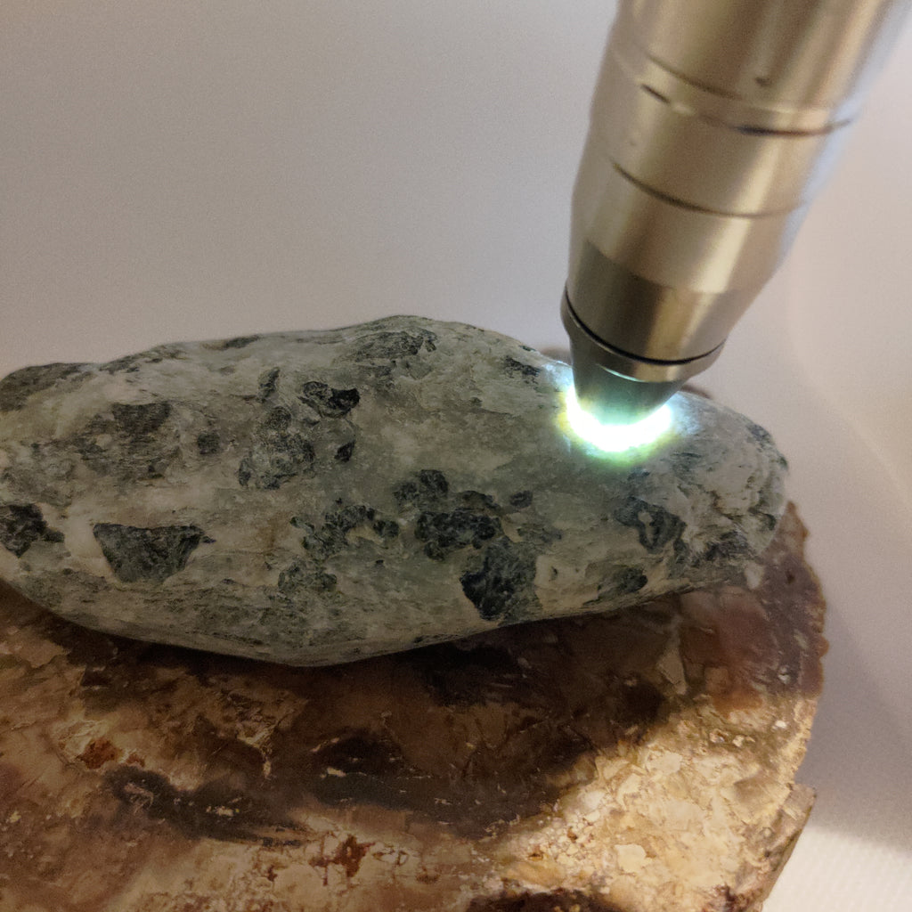 New Zealand Pounamu Specimen Ref: 0152