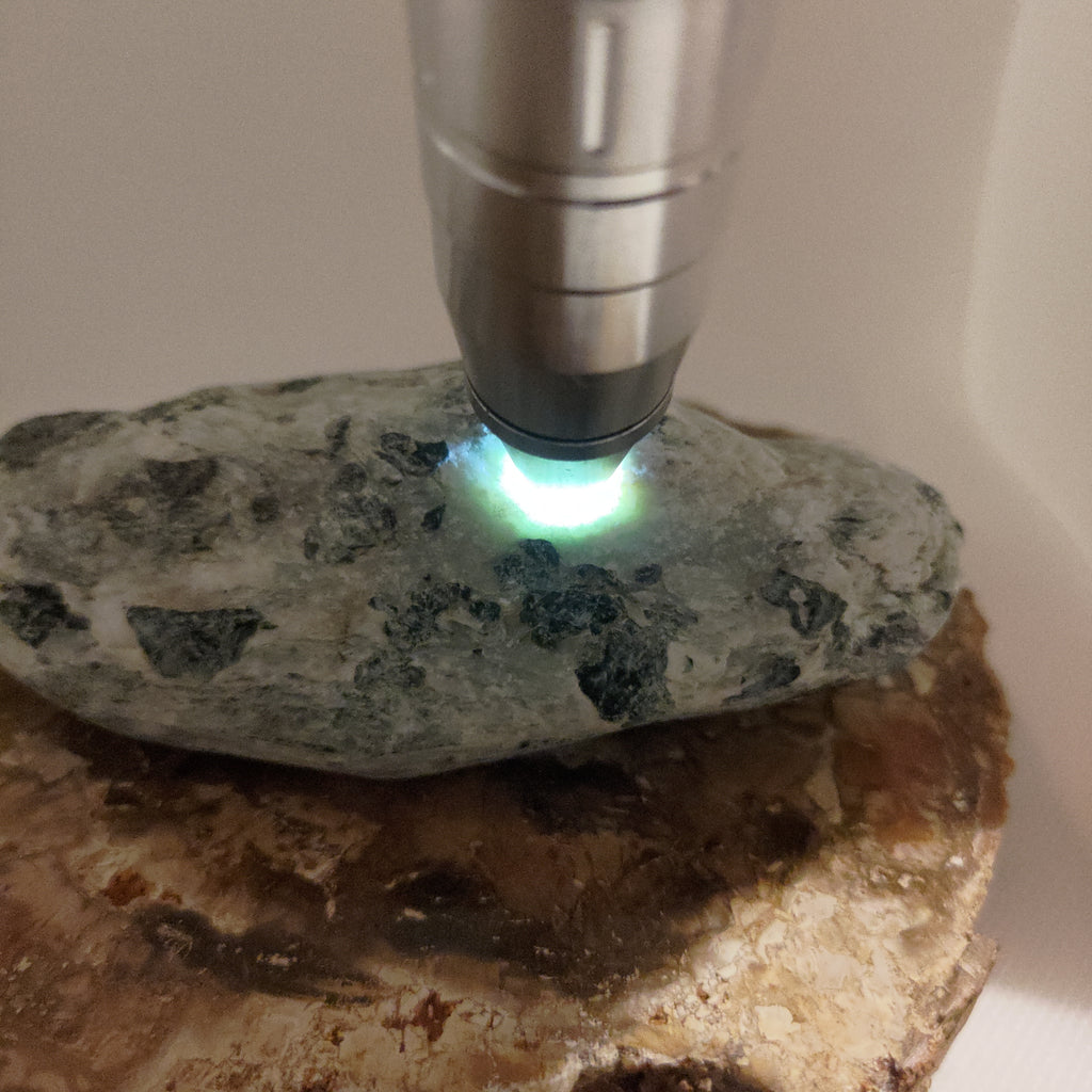 New Zealand Pounamu Specimen Ref: 0152