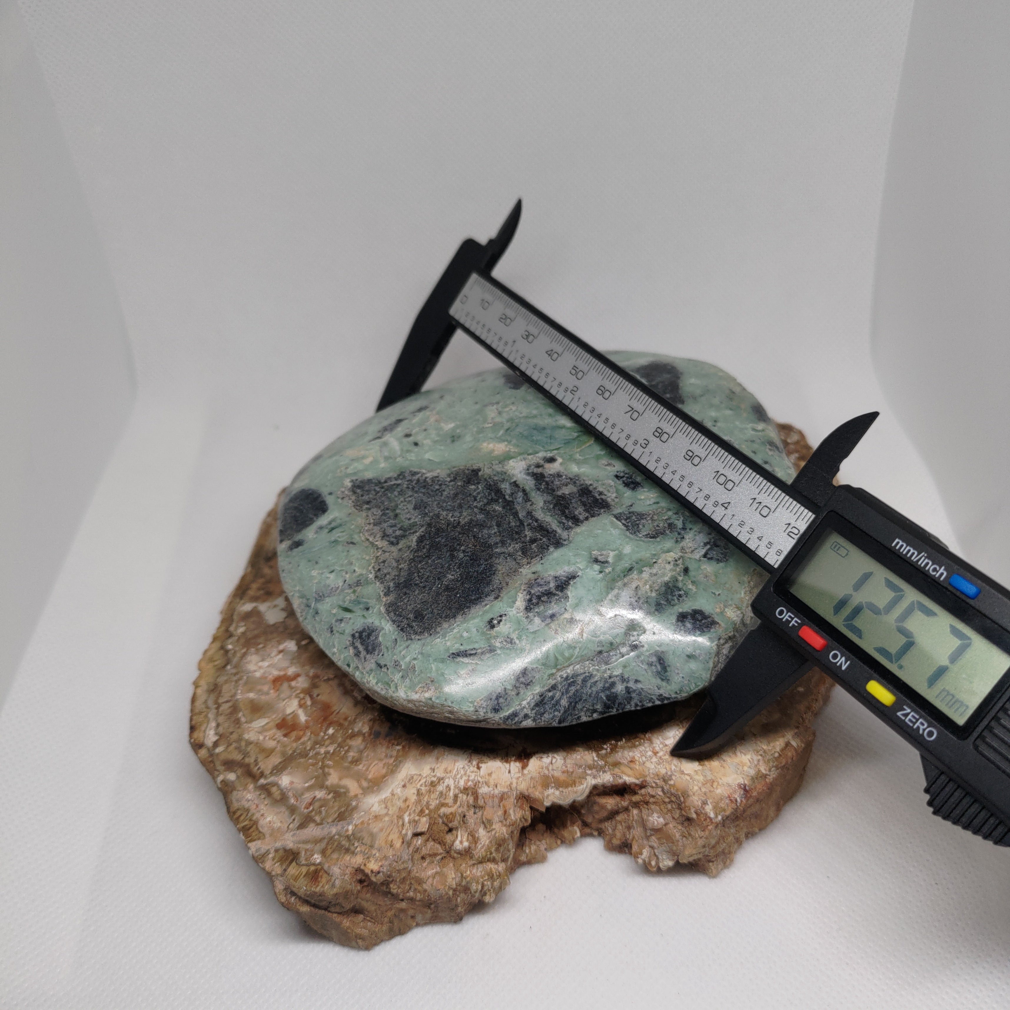 New Zealand Pounamu Specimen High Shine Polish On One Side Ref: 0153