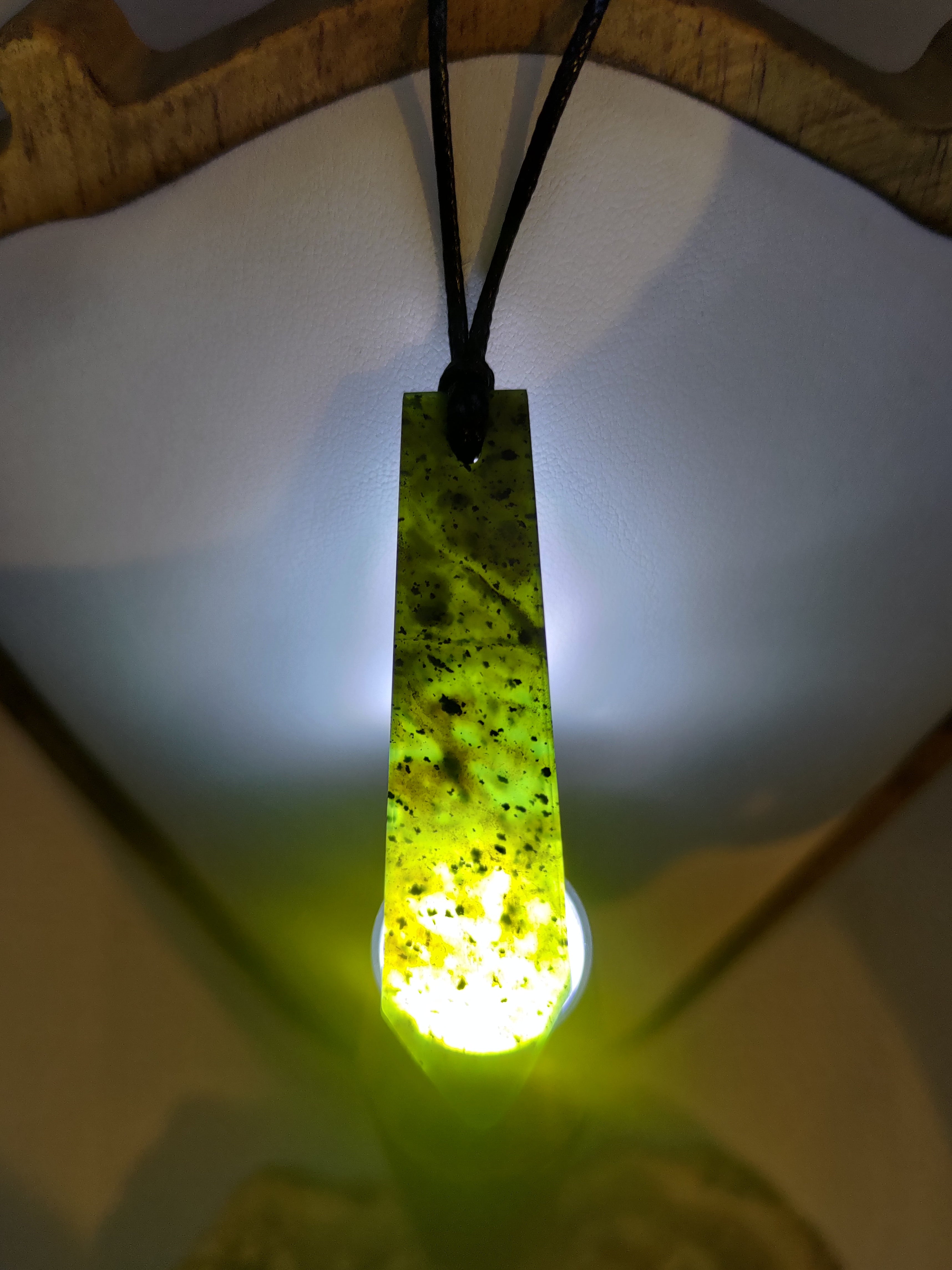 Hand Made New Zealand Pounamu/Greenstone Necklace Ref: 0202