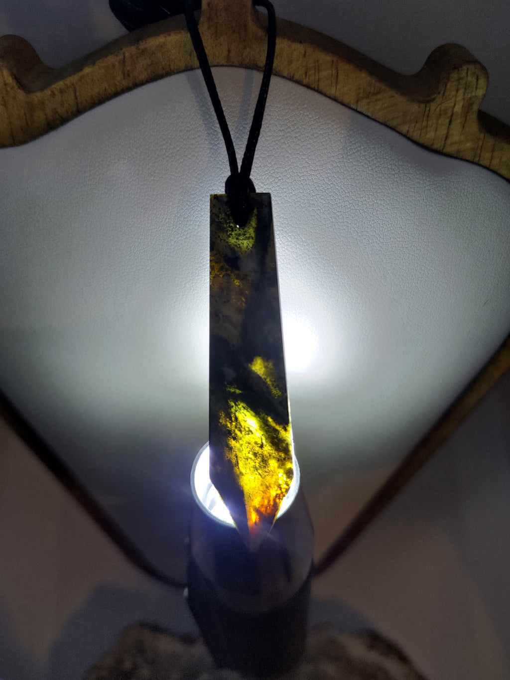Hand Made New Zealand Pounamu/Greenstone Necklace Ref: 0203