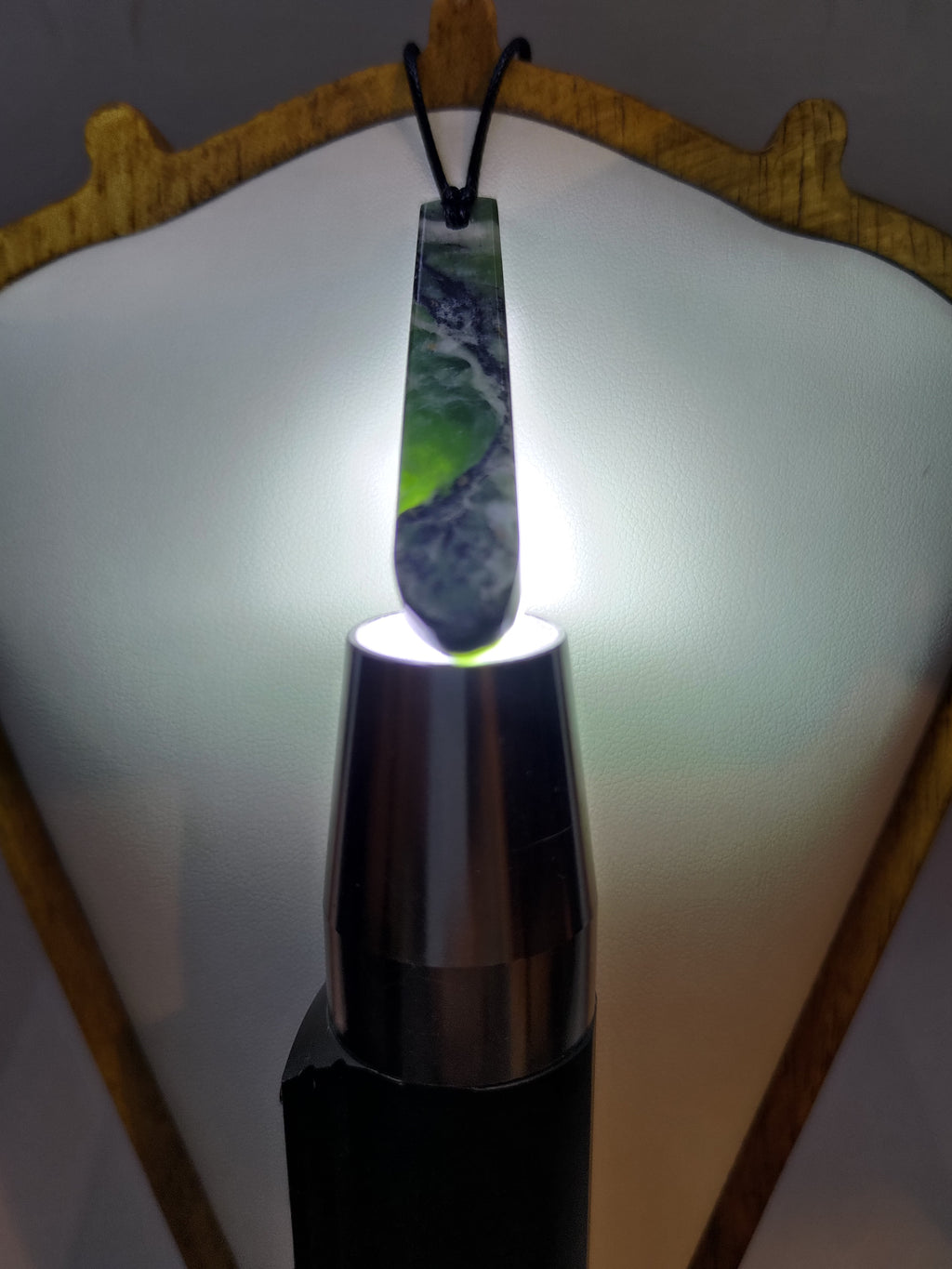 Hand Made New Zealand Pounamu/Greenstone Necklace Ref: 0206