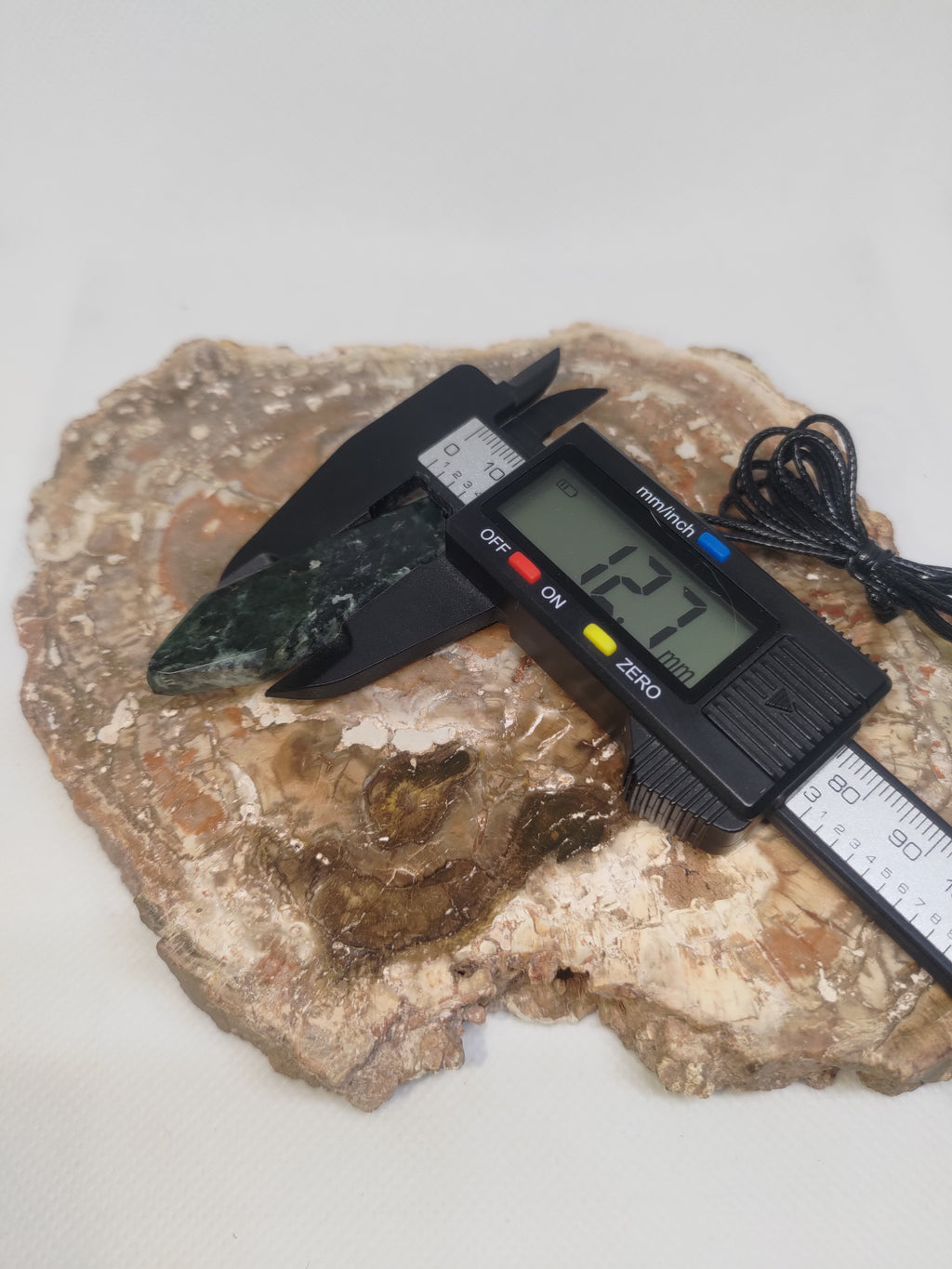 Hand Made New Zealand Pounamu/Greenstone Necklace Ref: 0208