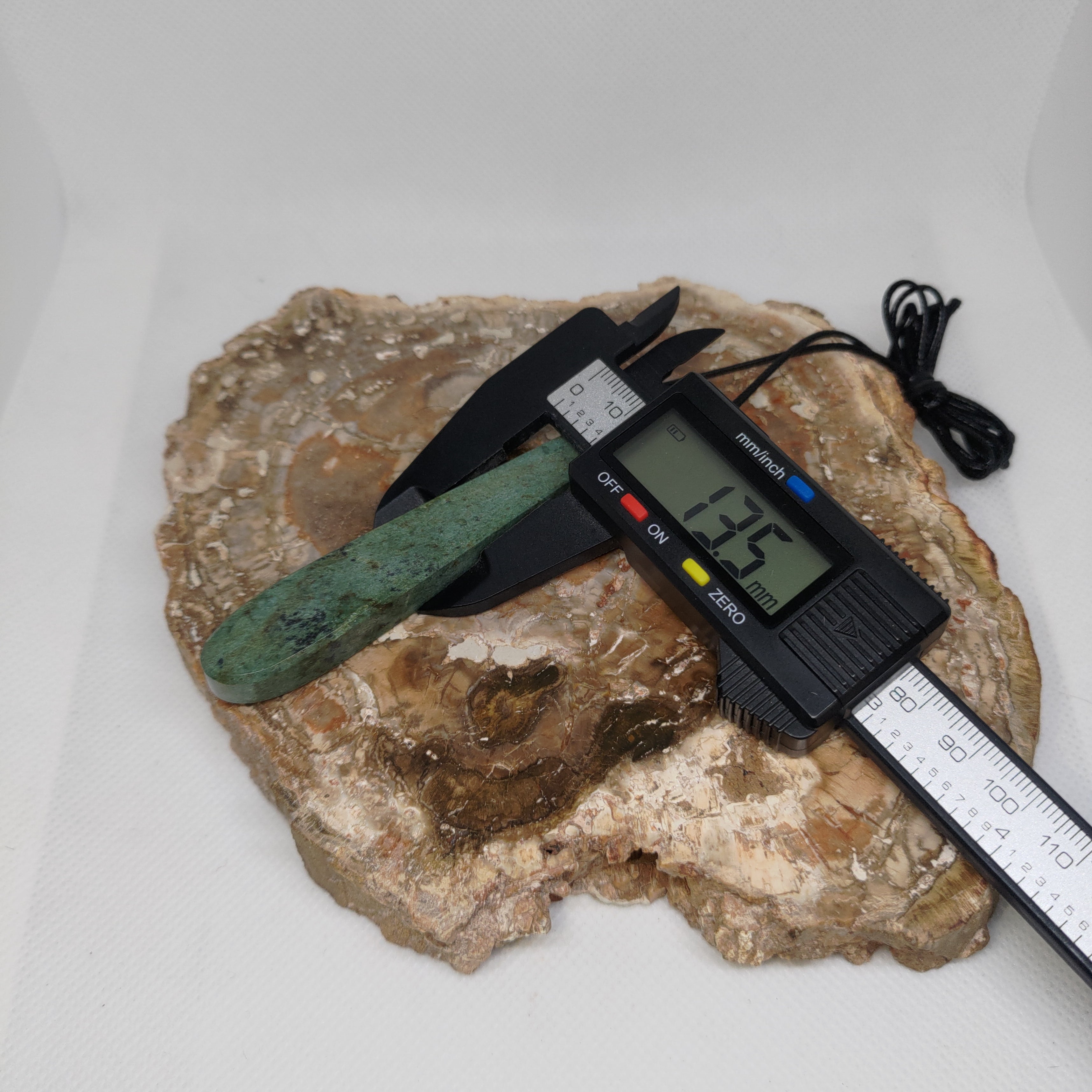 Hand Made New Zealand Pounamu/Greenstone Necklace Ref: 0214