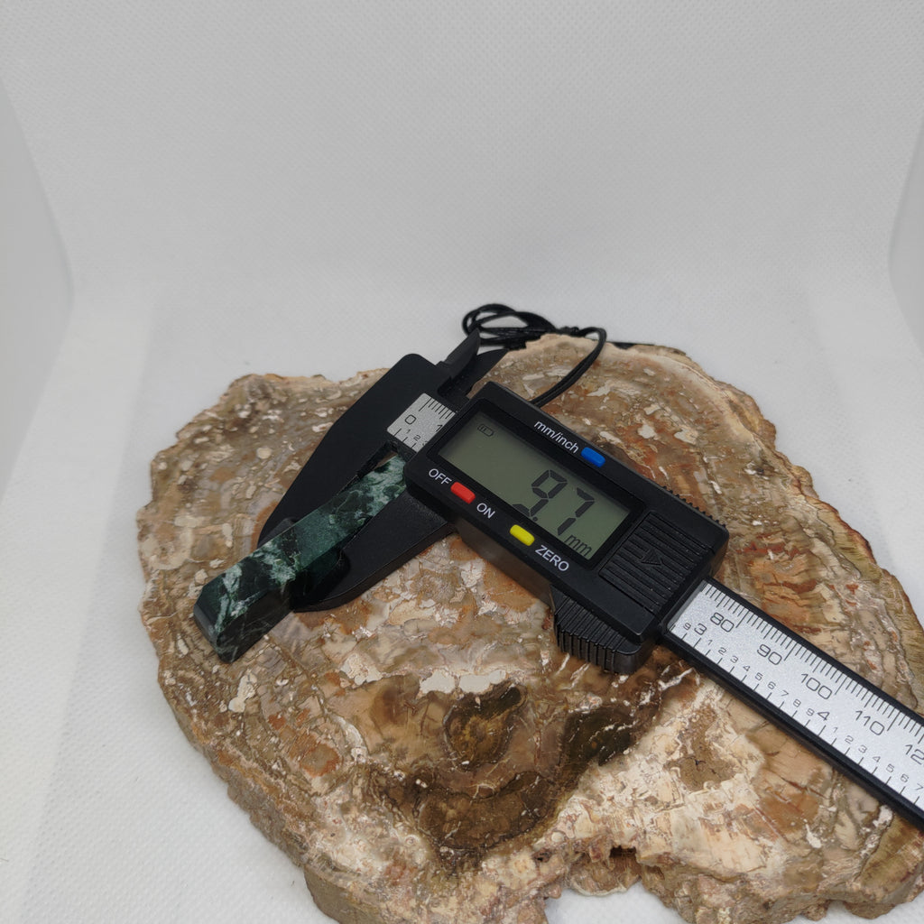 Hand Made New Zealand Pounamu/Greenstone Necklace Ref: 0219