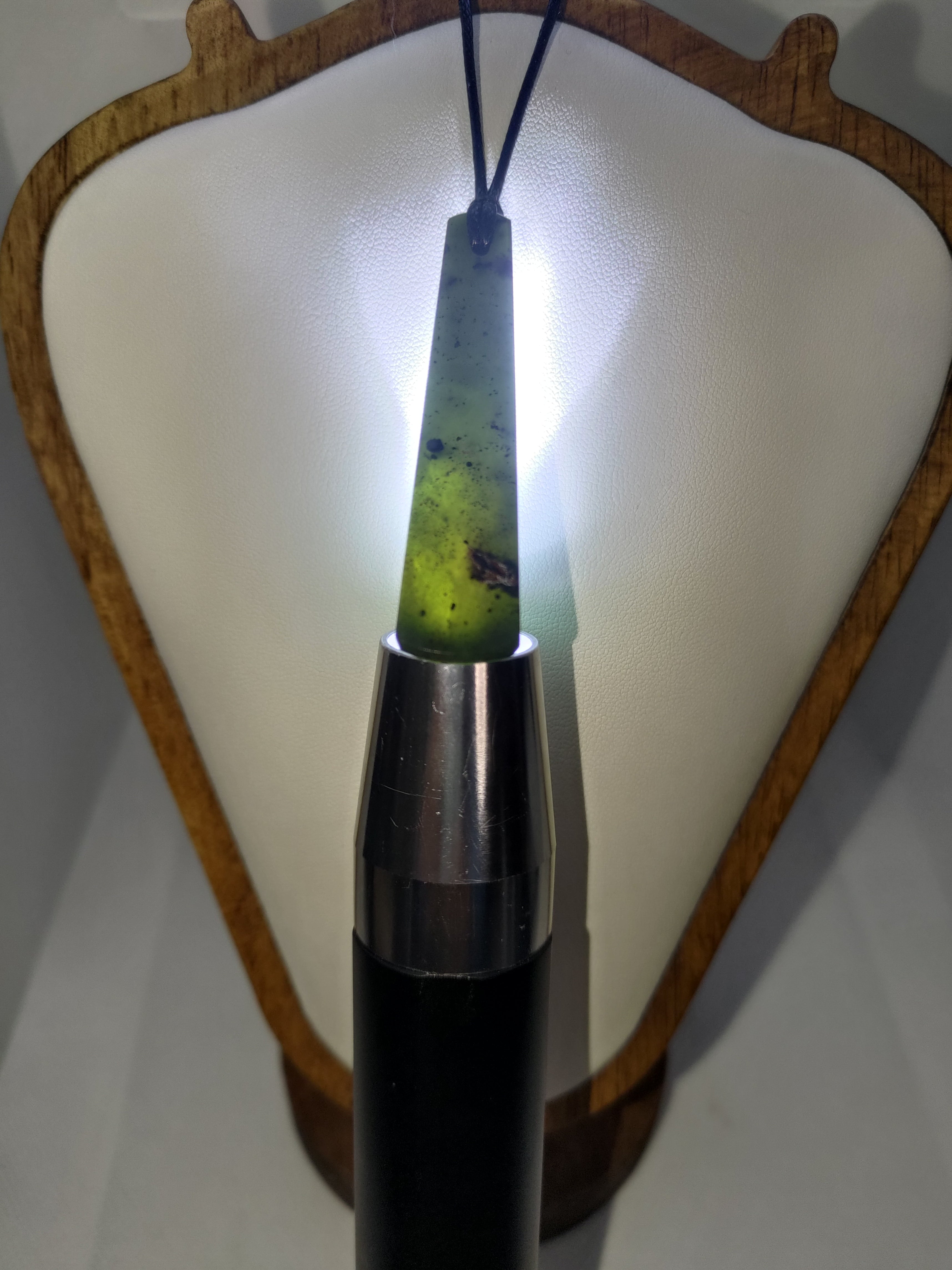 Hand Made New Zealand Pounamu/Greenstone Necklace Ref: 0243