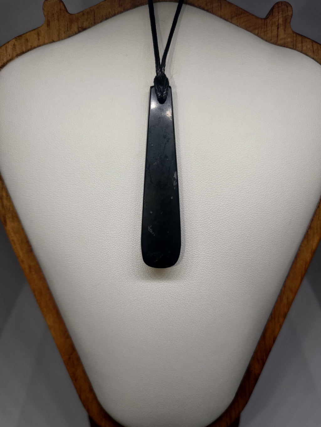 Hand Made New Zealand Pounamu/Greenstone Necklace Ref: 0244