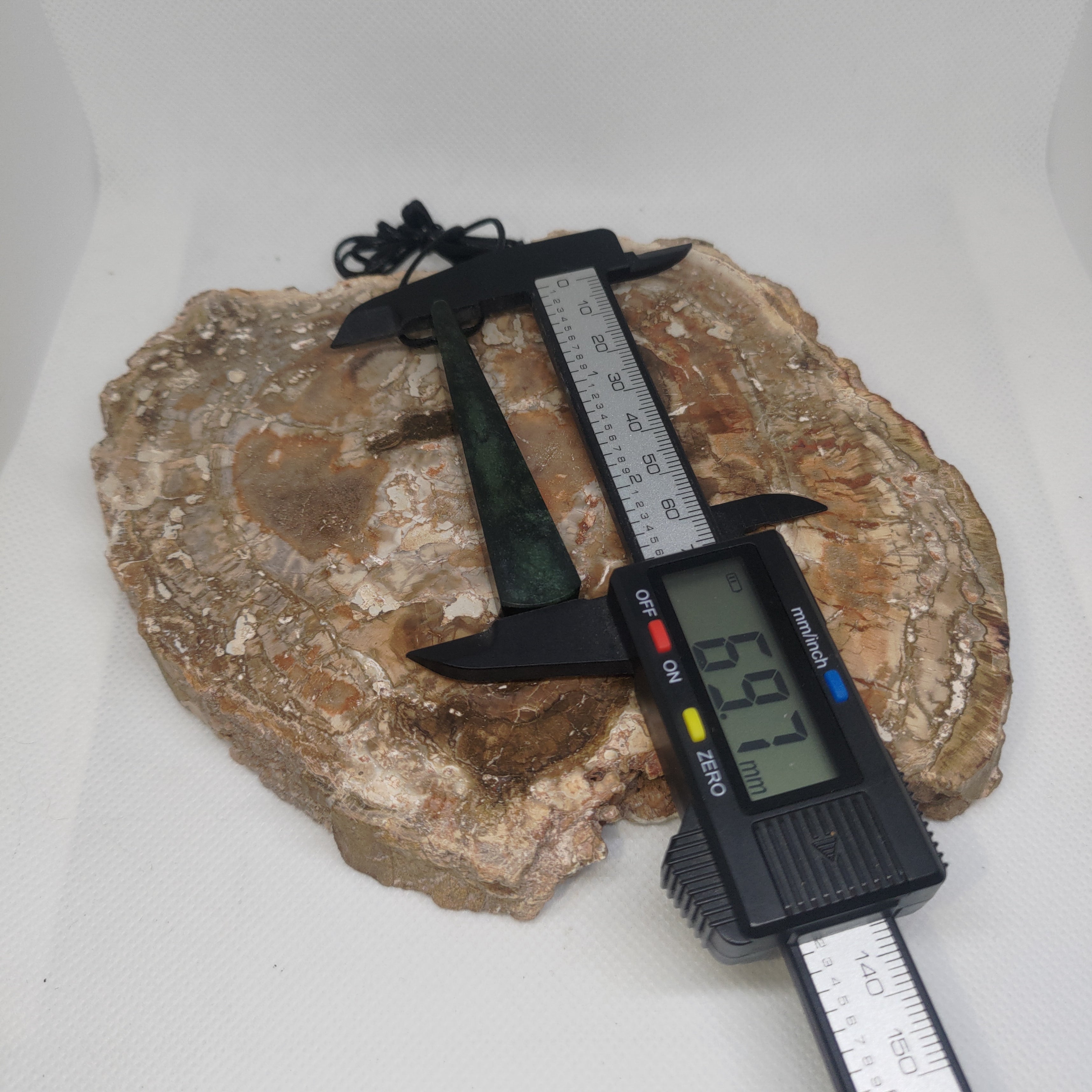 Hand Made New Zealand Pounamu/Greenstone Necklace Ref: 0252