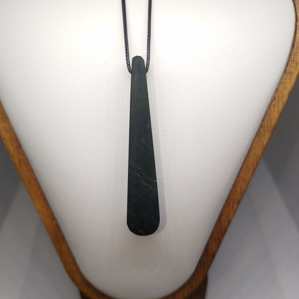 Hand Made New Zealand Pounamu/Greenstone Necklace Ref: 0259