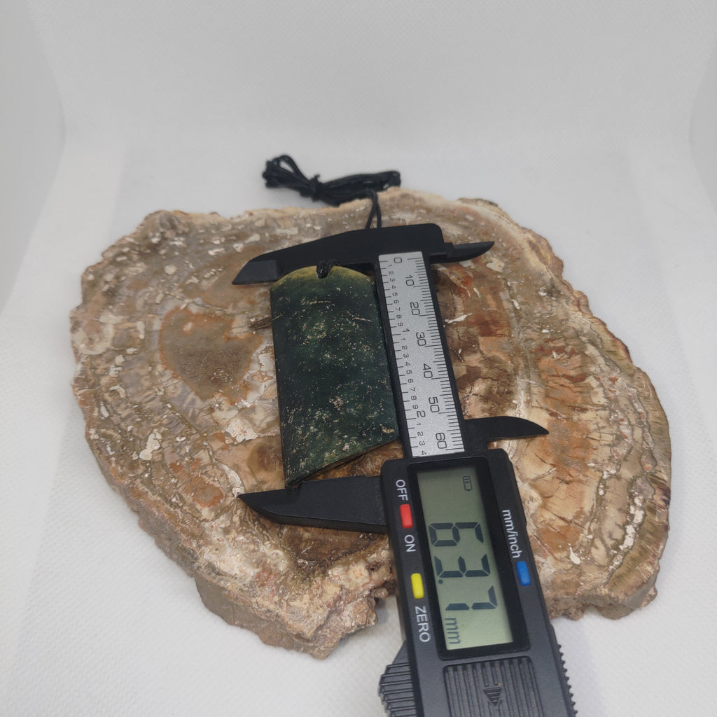 Pounamu Toki – Hand-Carved New Zealand Greenstone Adze 0284