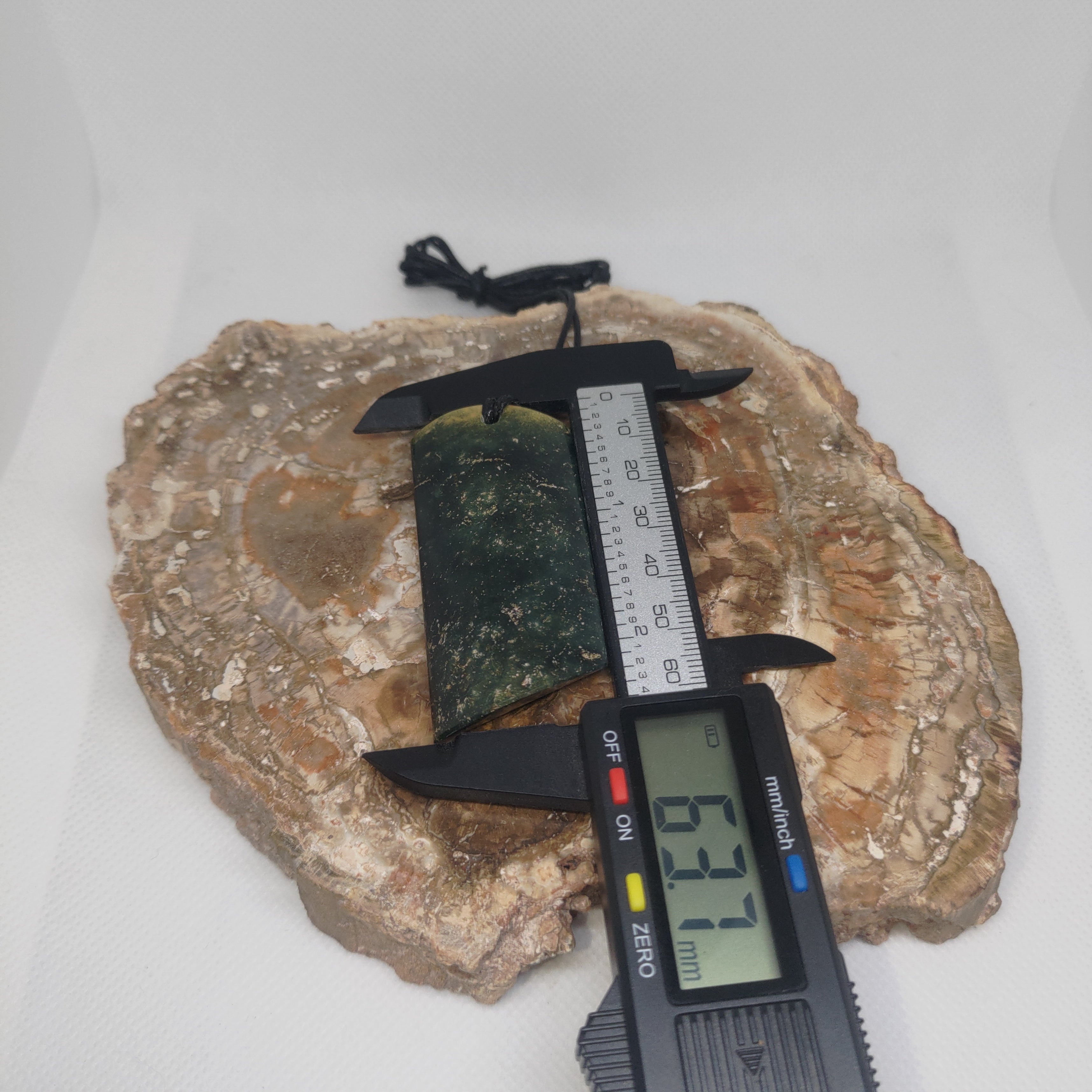 Pounamu Toki – Hand-Carved New Zealand Greenstone Adze 0284