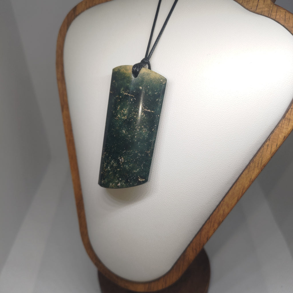 Pounamu Toki – Hand-Carved New Zealand Greenstone Adze 0284