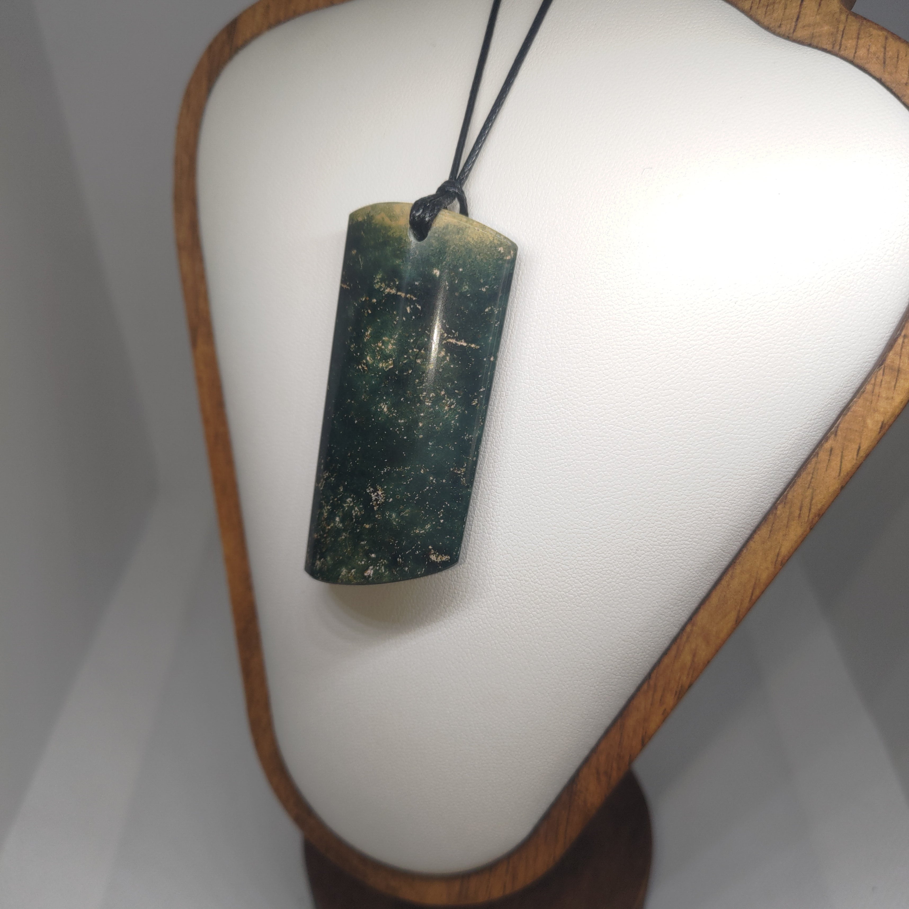 Pounamu Toki – Hand-Carved New Zealand Greenstone Adze 0284