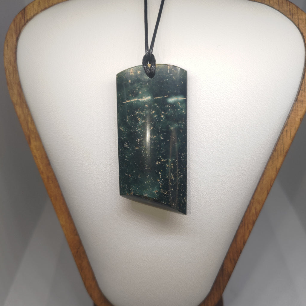 Pounamu Toki – Hand-Carved New Zealand Greenstone Adze 0284