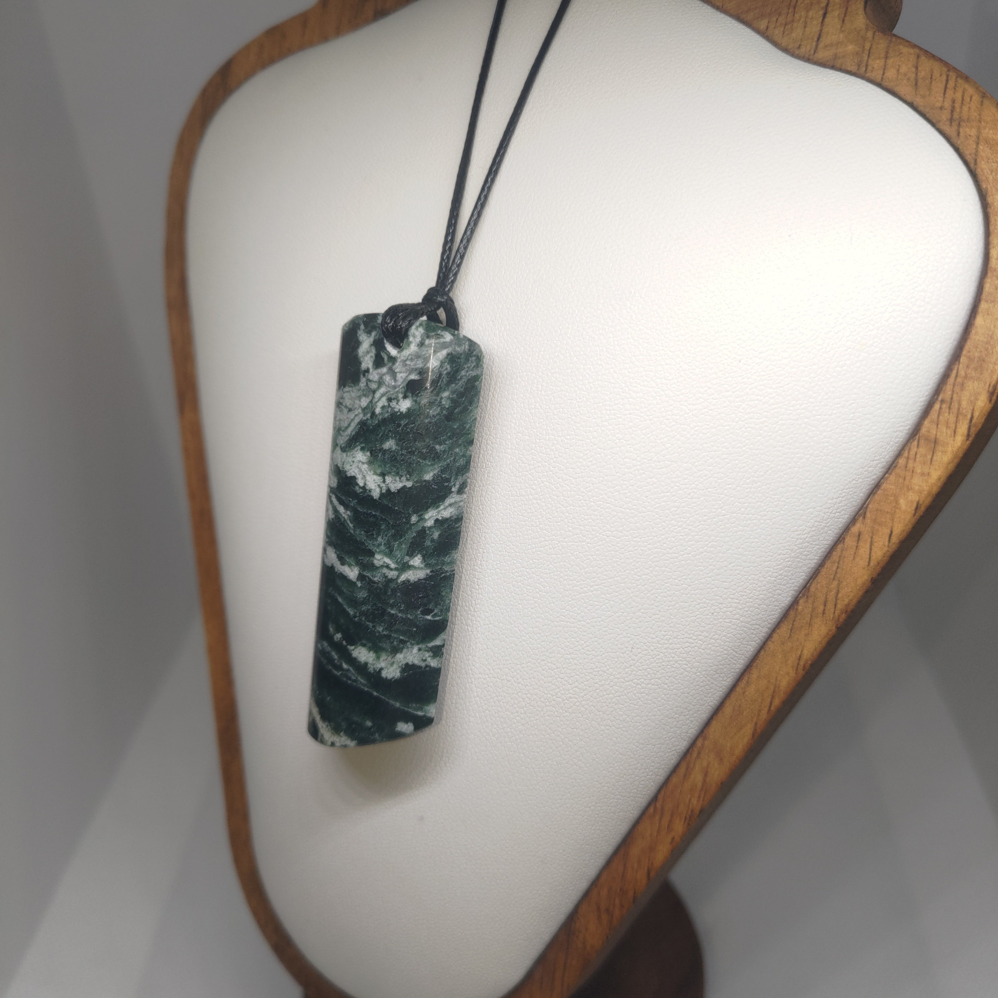 Pounamu Toki – Hand-Carved New Zealand Greenstone Adze 0287