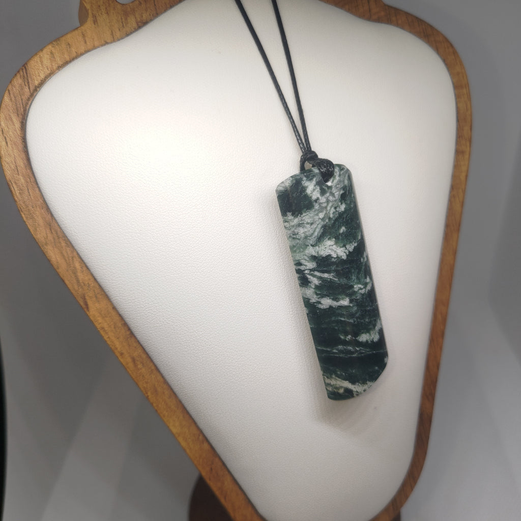 Pounamu Toki – Hand-Carved New Zealand Greenstone Adze 0287