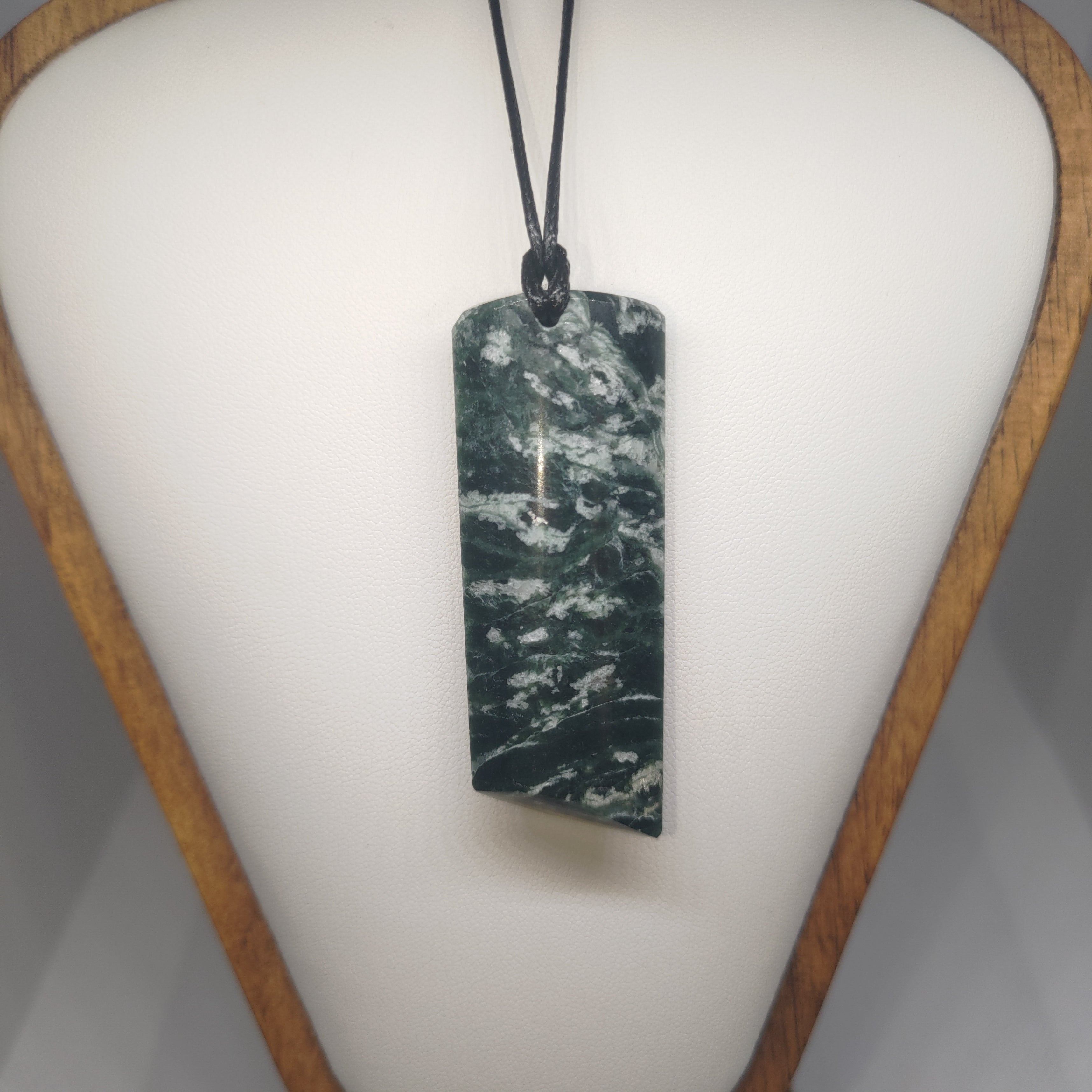 Pounamu Toki – Hand-Carved New Zealand Greenstone Adze 0287