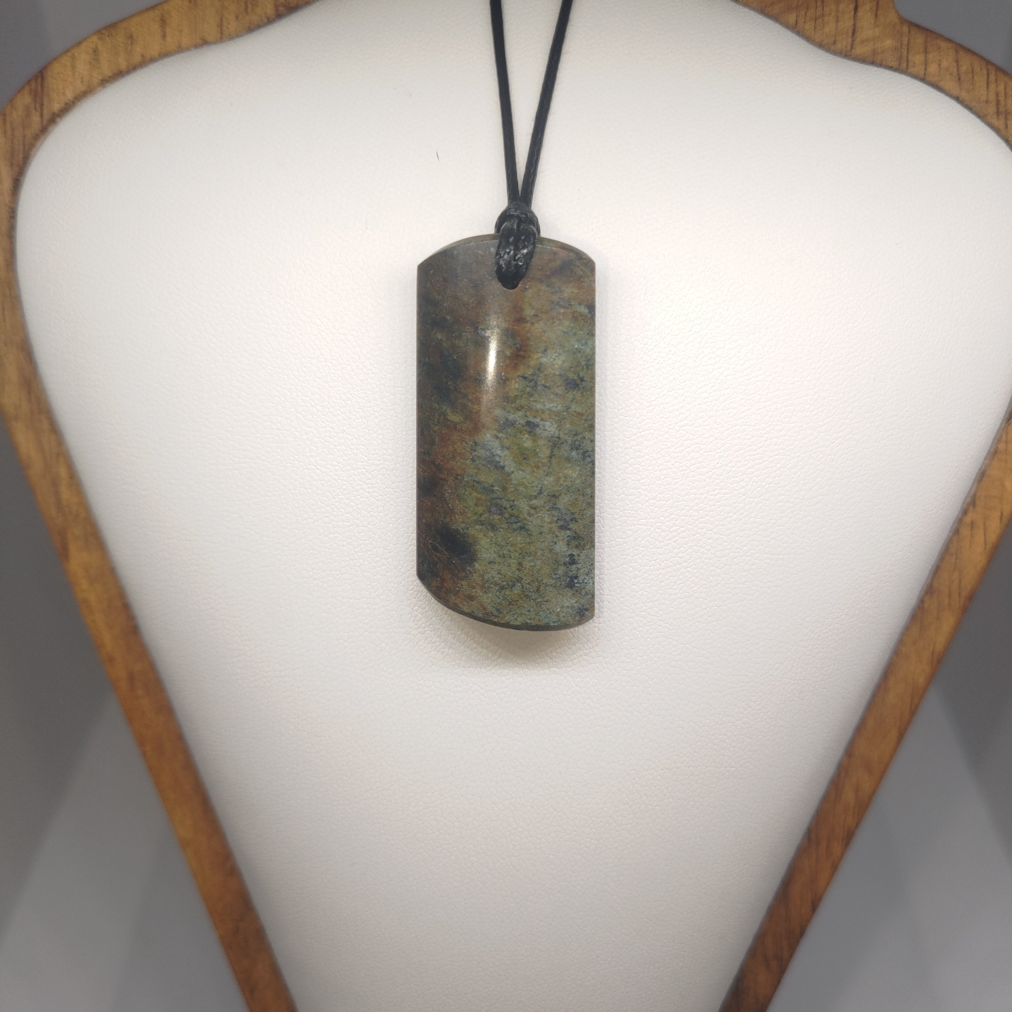 Hand Made New Zealand Obay Stone Pendant Ref: 0289